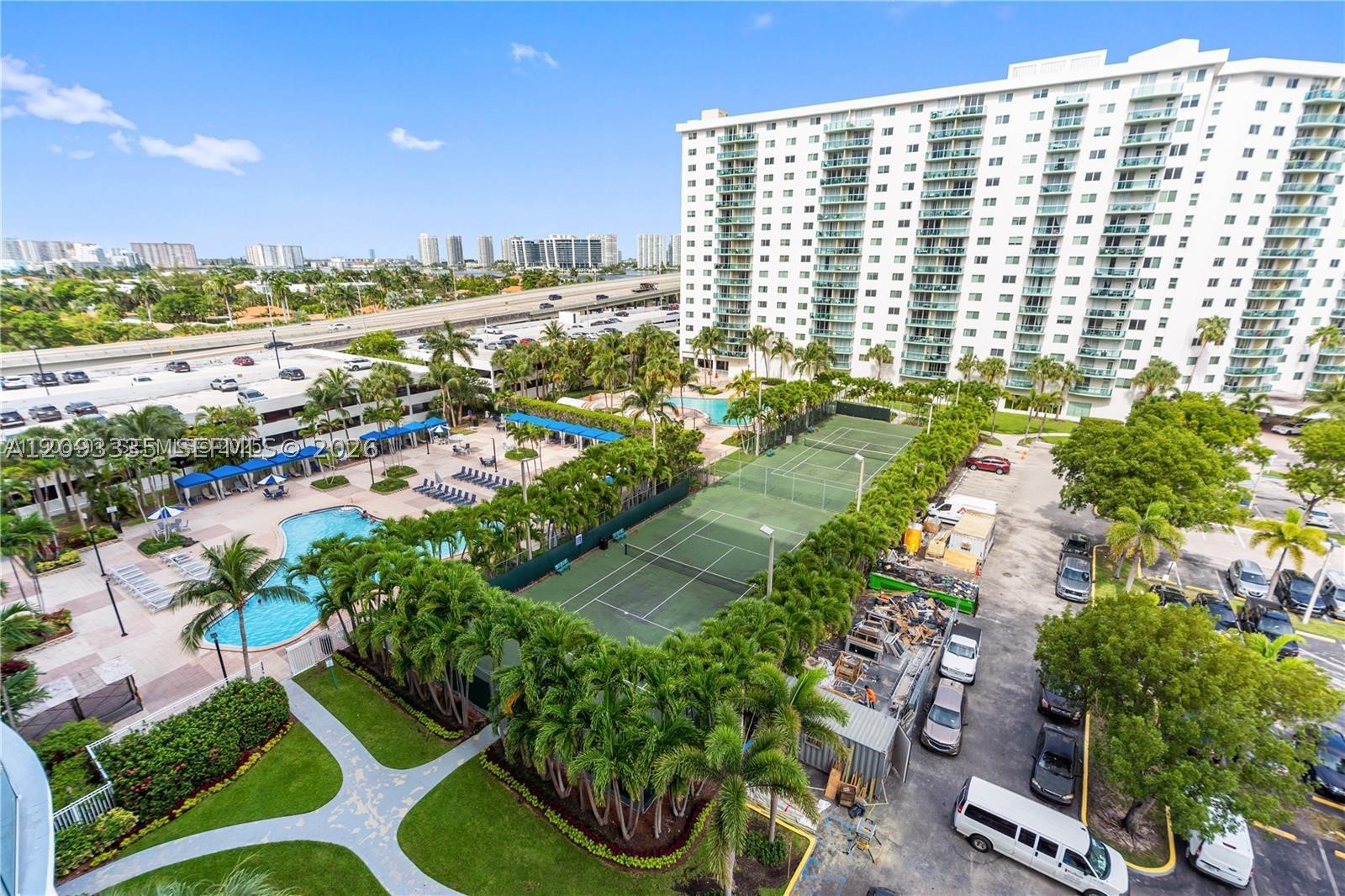 19370 Collins Ave #424