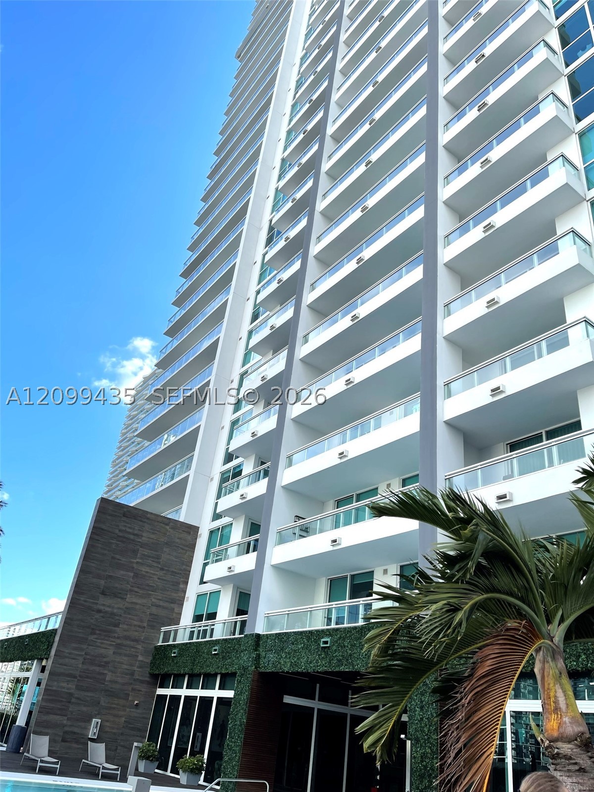 1080 Brickell Ave #907