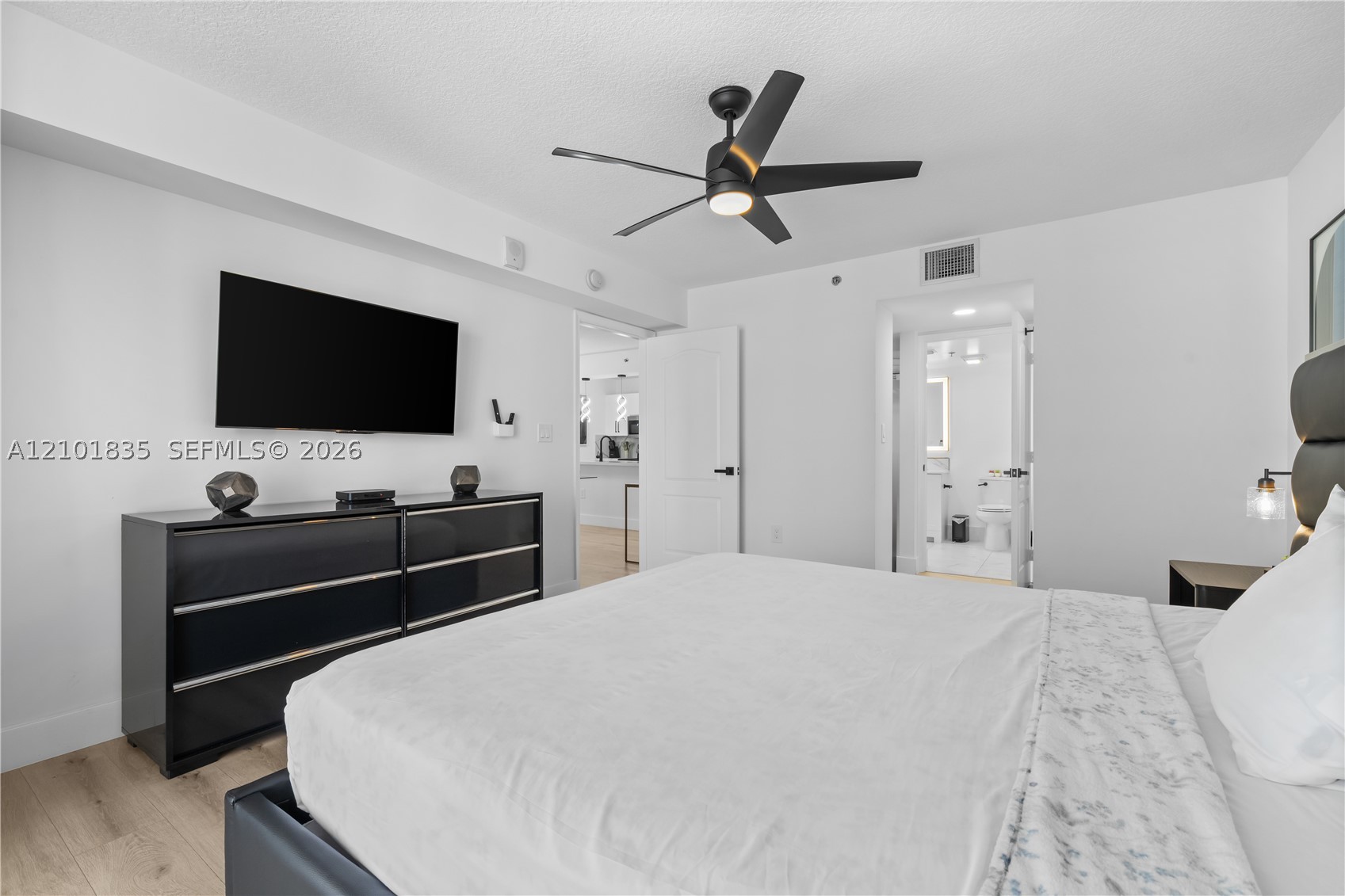 image The Club at Brickell Bay20