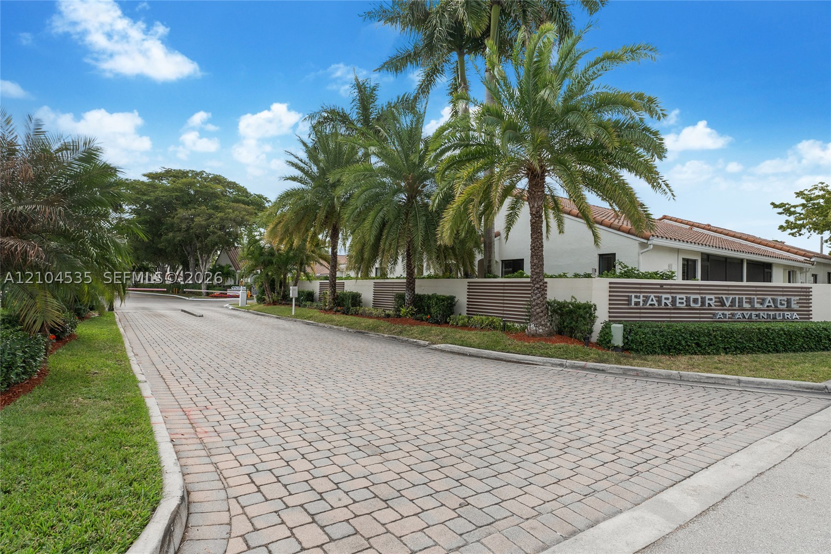 21244 Harbor Way #211-21 Aventura, FL 33180