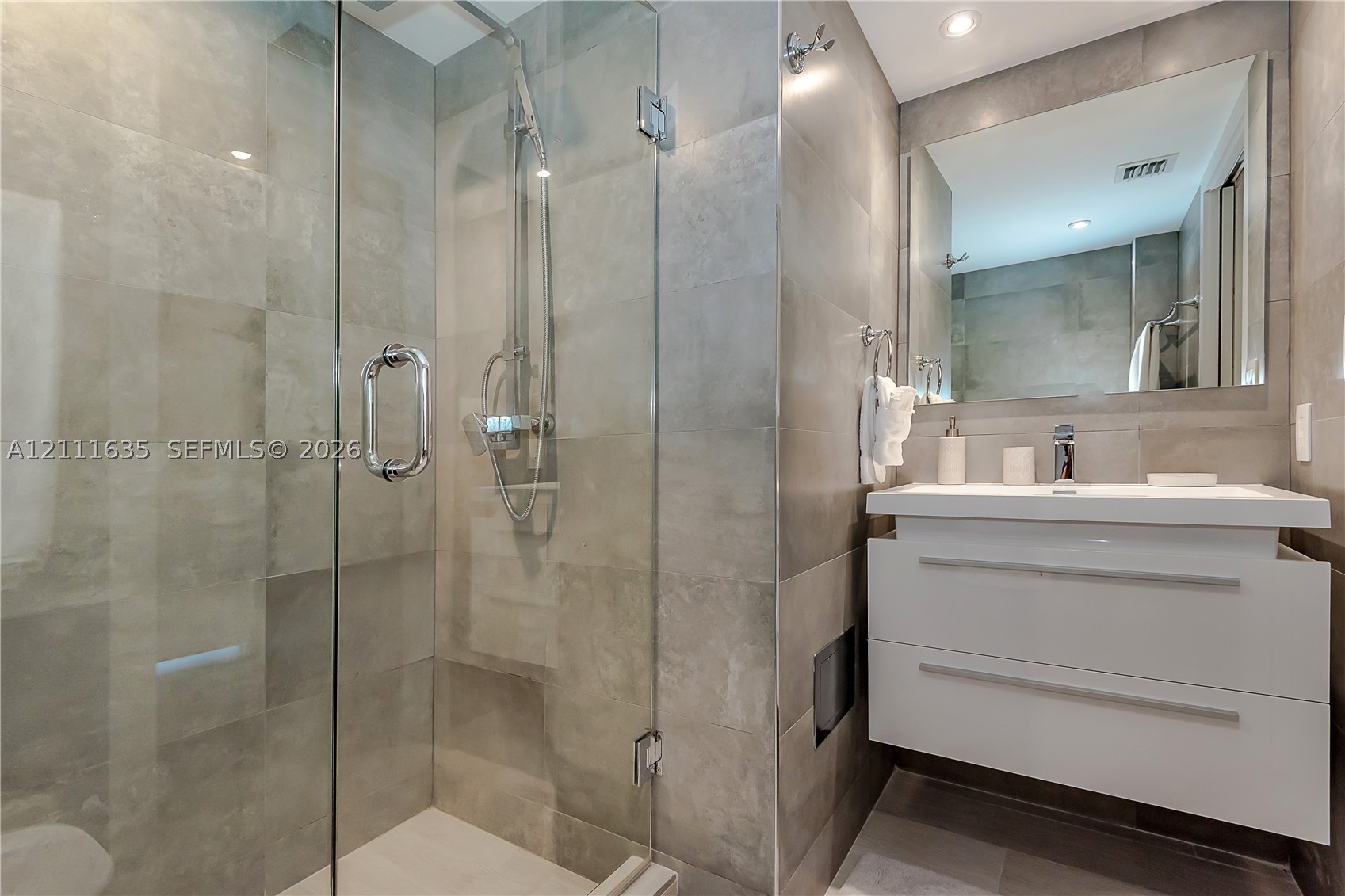 90 Alton Rd #2410 Miami Beach, FL 33139