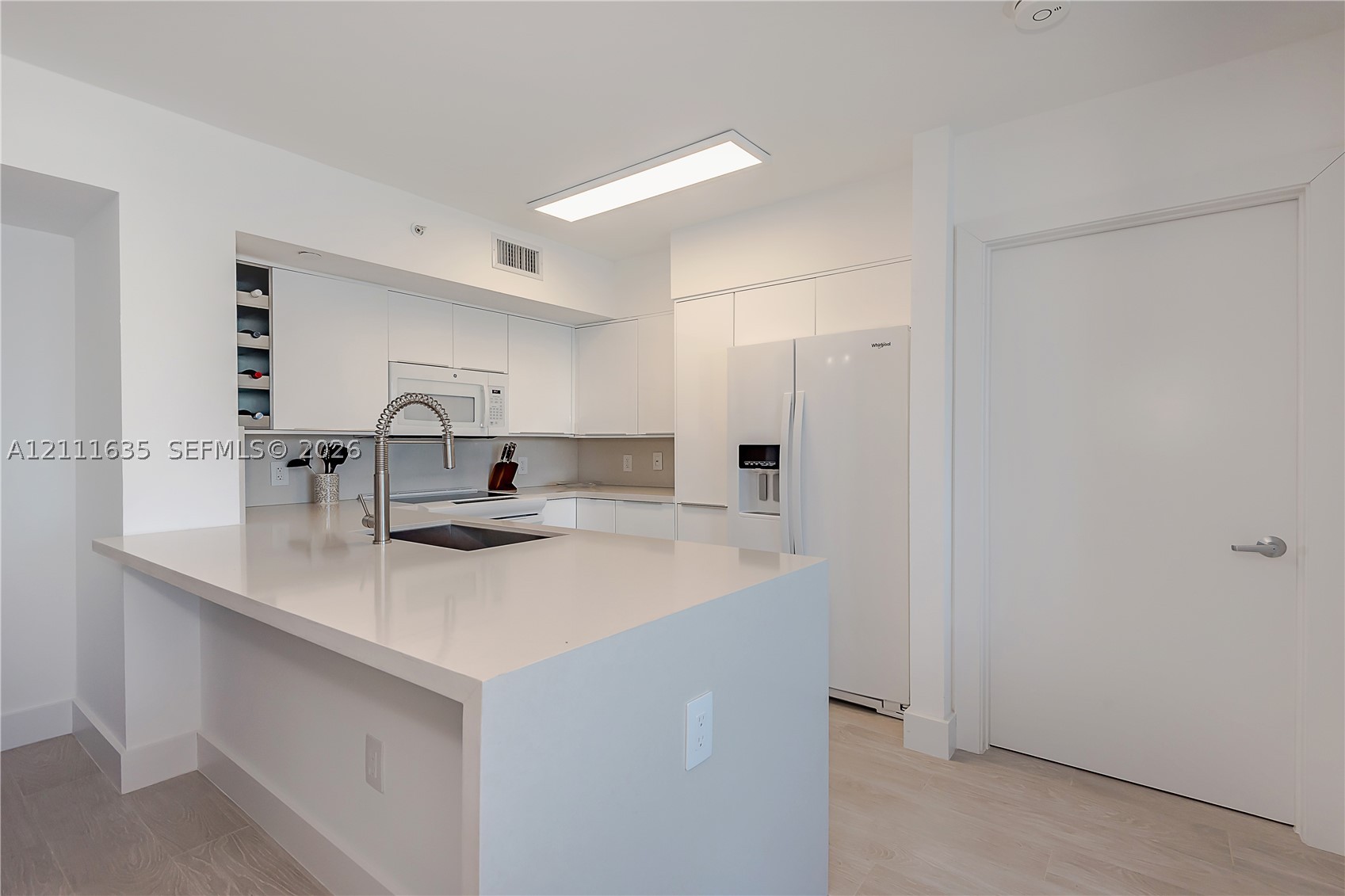 90 Alton Rd #2410 Miami Beach, FL 33139