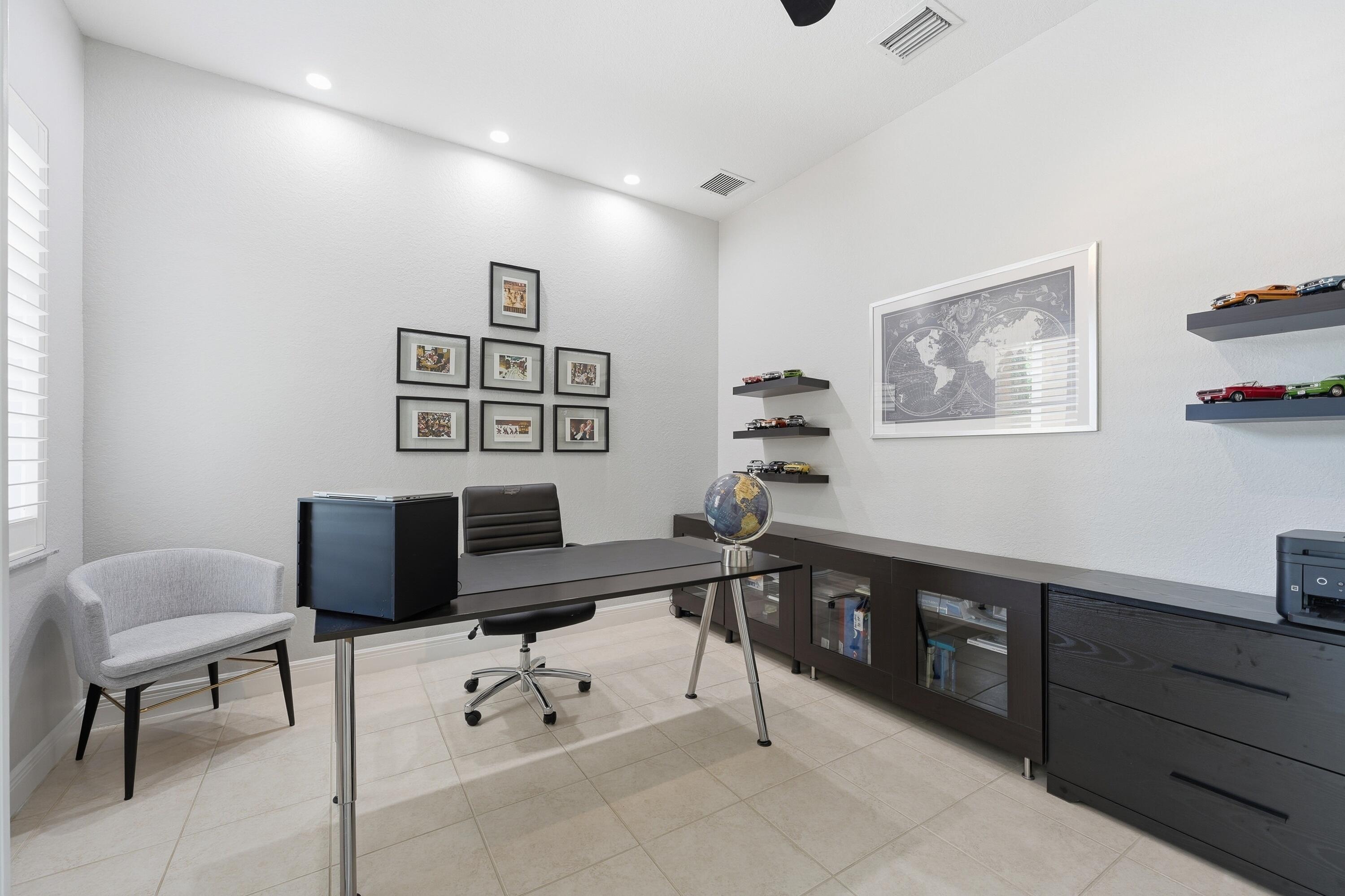 1332 Beacon Wellington, FL 33414