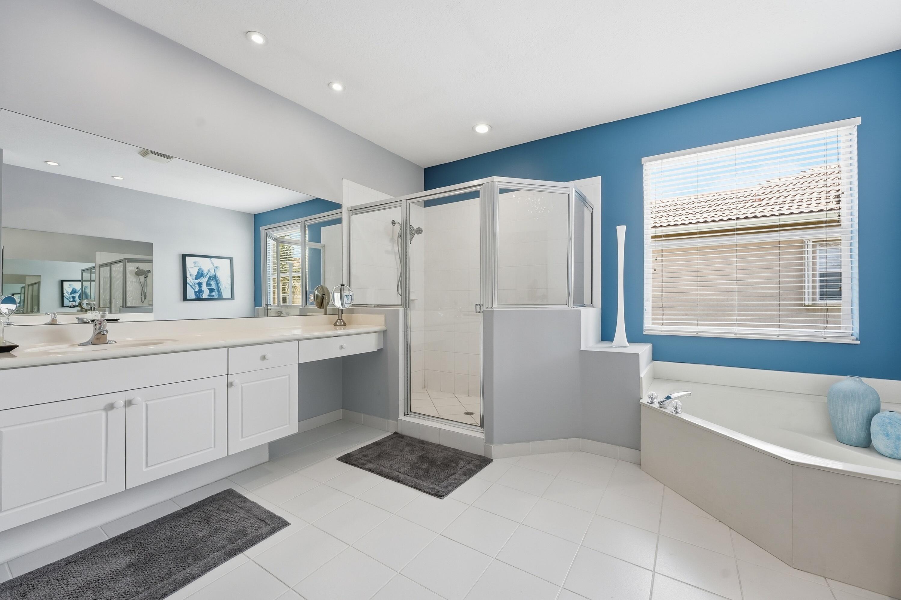 1332 Beacon Wellington, FL 33414