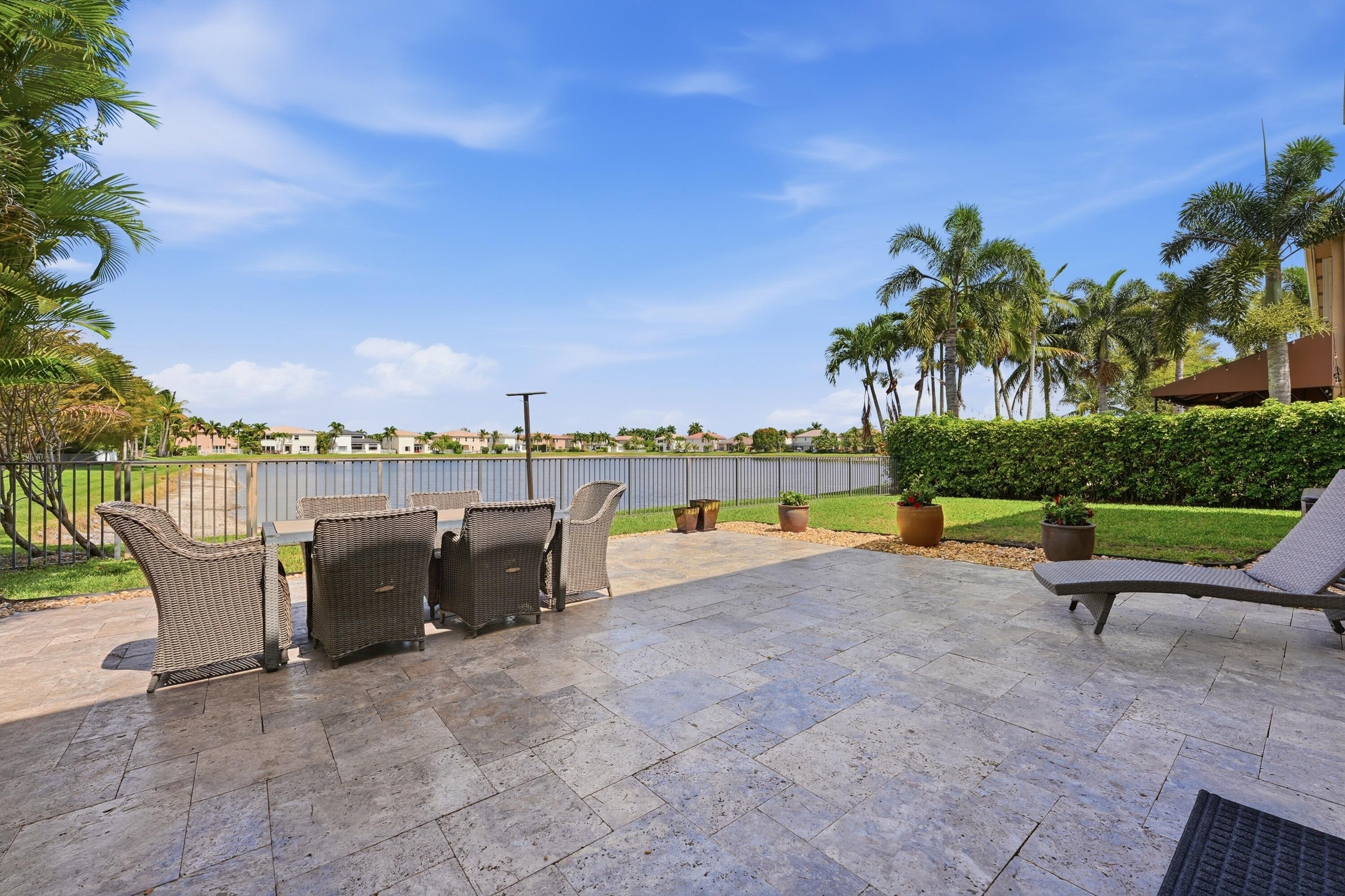 1332 Beacon Wellington, FL 33414