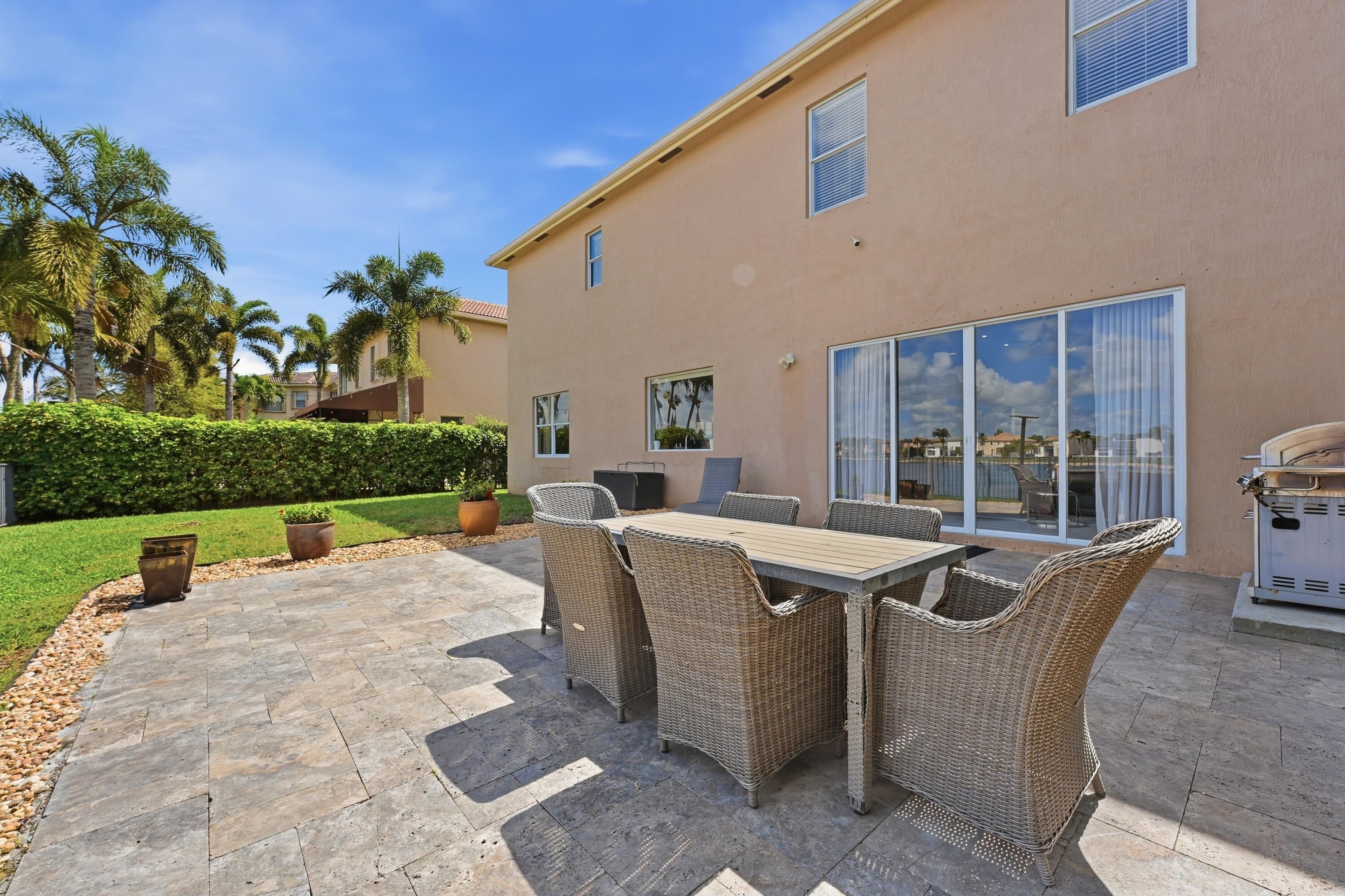 1332 Beacon Wellington, FL 33414