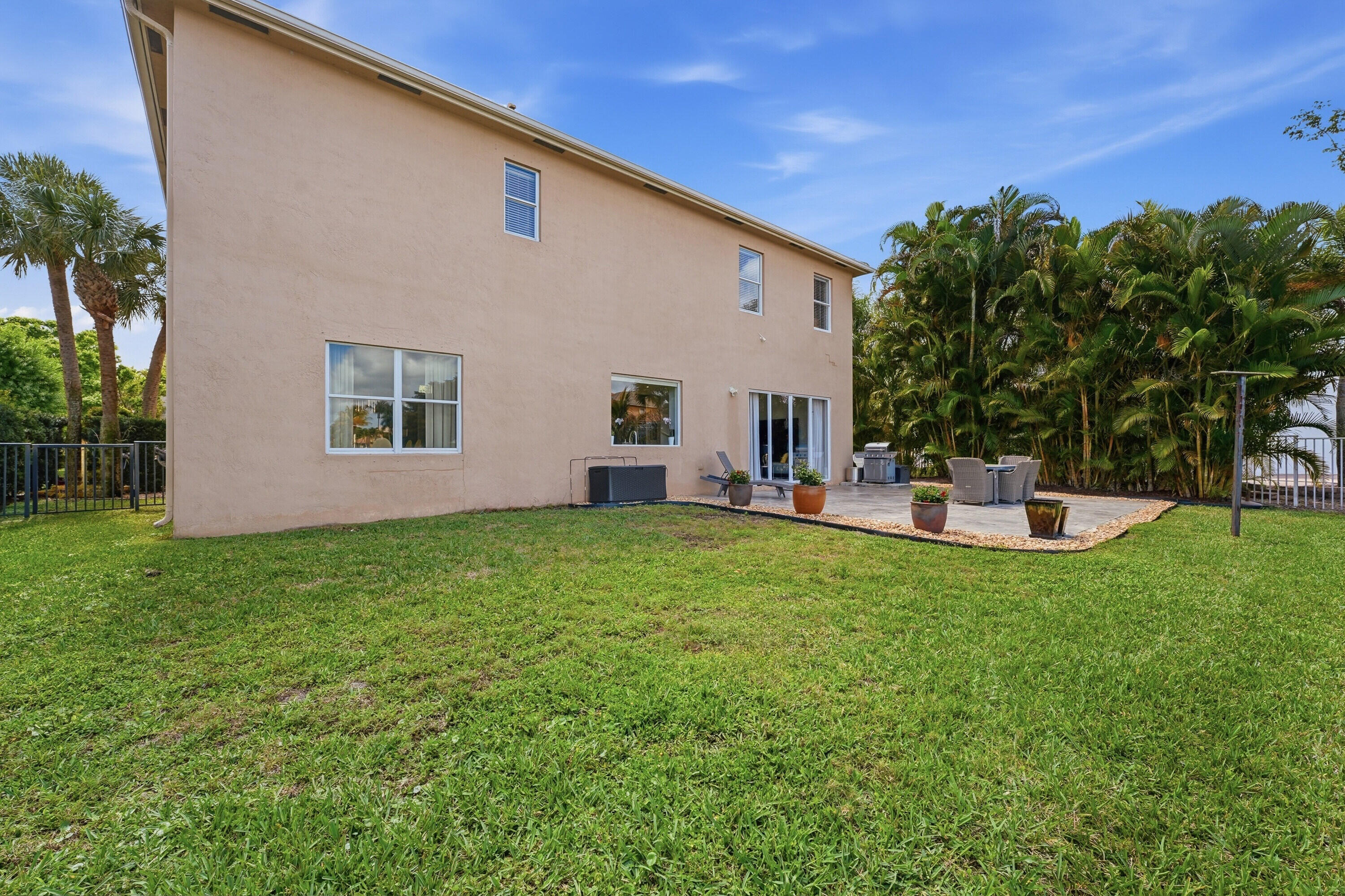 1332 Beacon Wellington, FL 33414