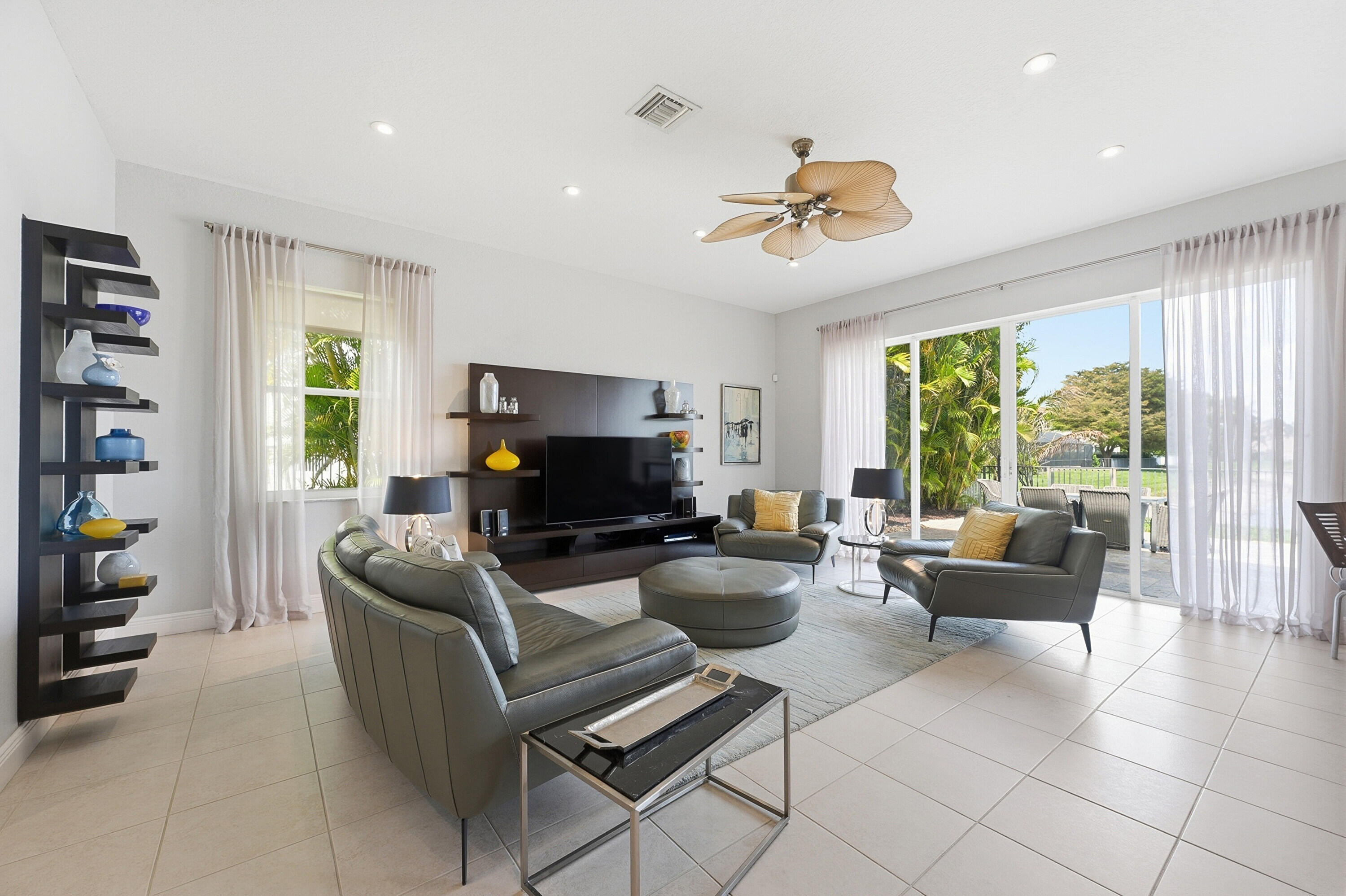 1332 Beacon Wellington, FL 33414