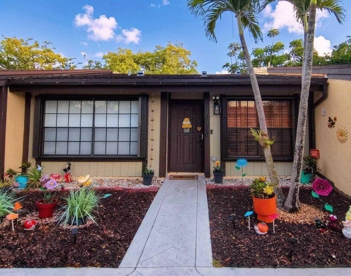 10180 E Cypress #10180