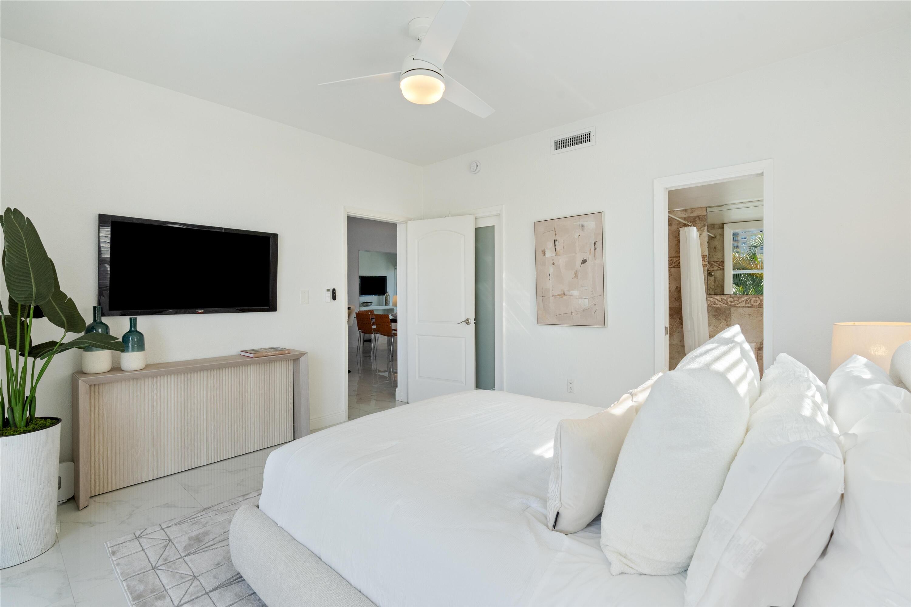 2717 Yacht Clb #Penthouse 5e Fort Lauderdale, FL 33304