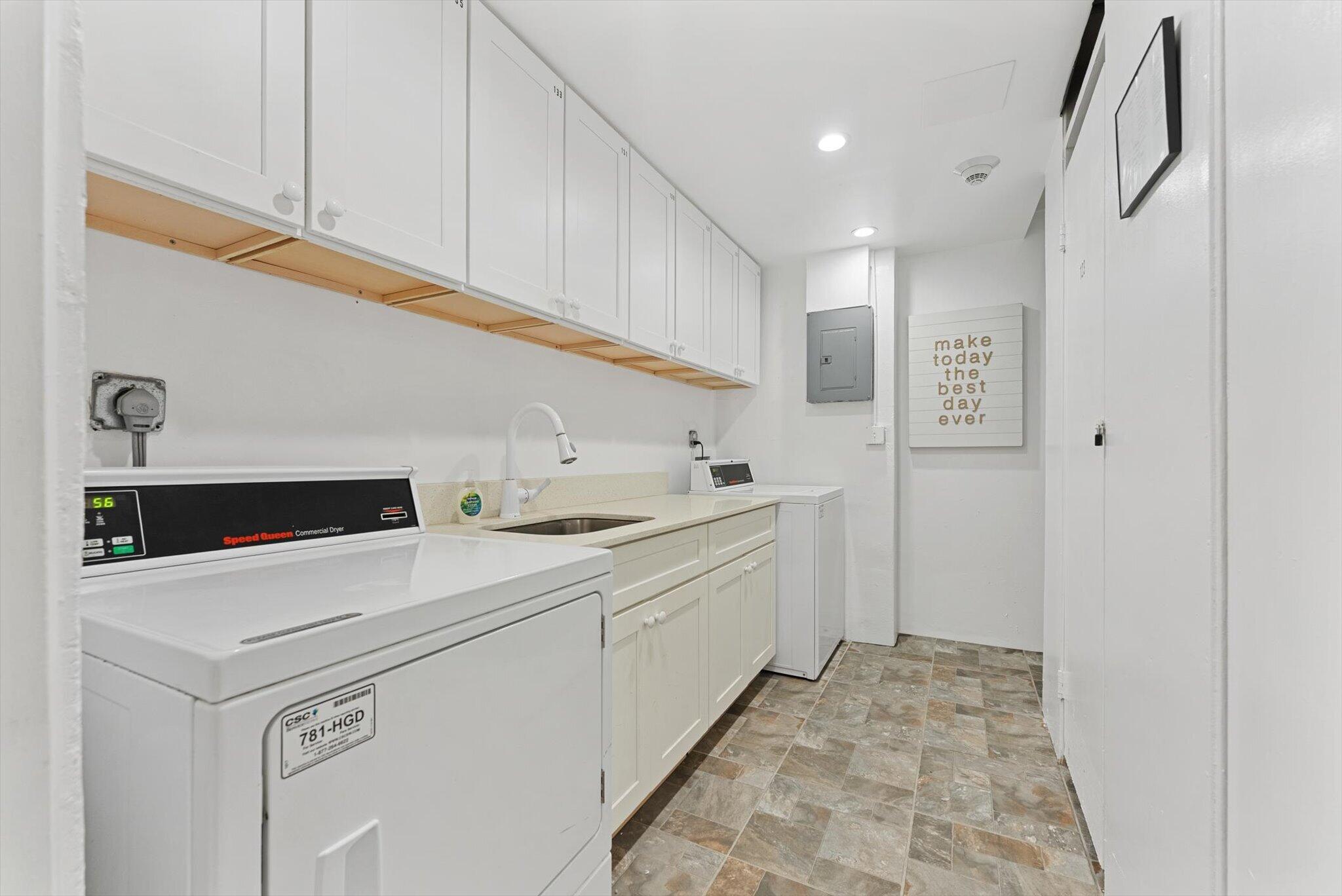 1199 Hillsboro Mile Pompano Beach, FL 33062