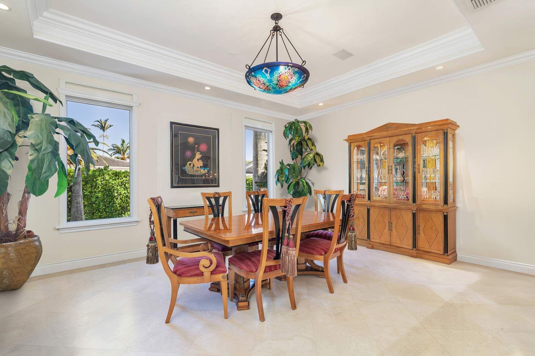 286 Jamaica Palm Beach, FL 33480
