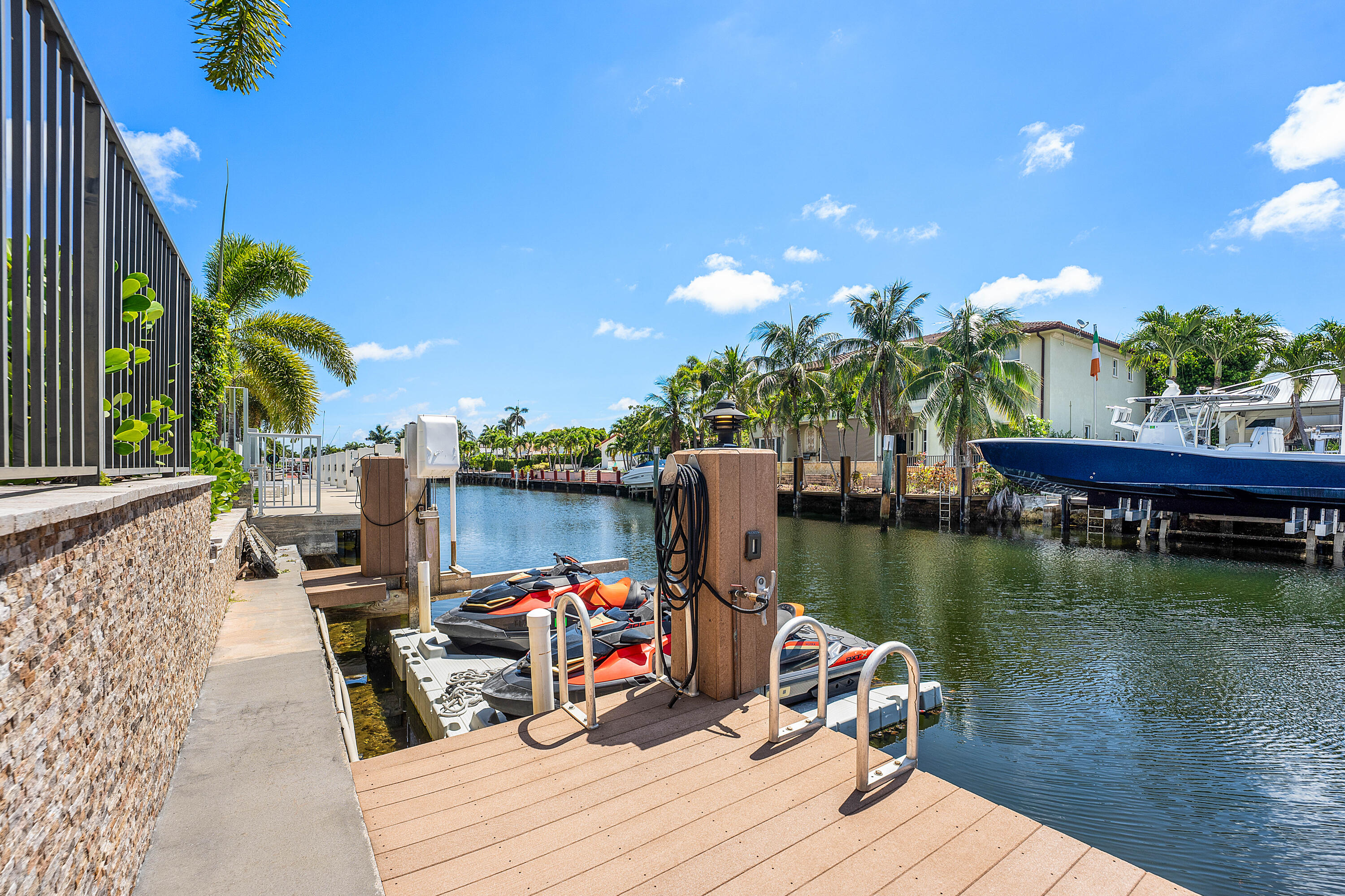 4230 NE 24th Lighthouse Point, FL 33064