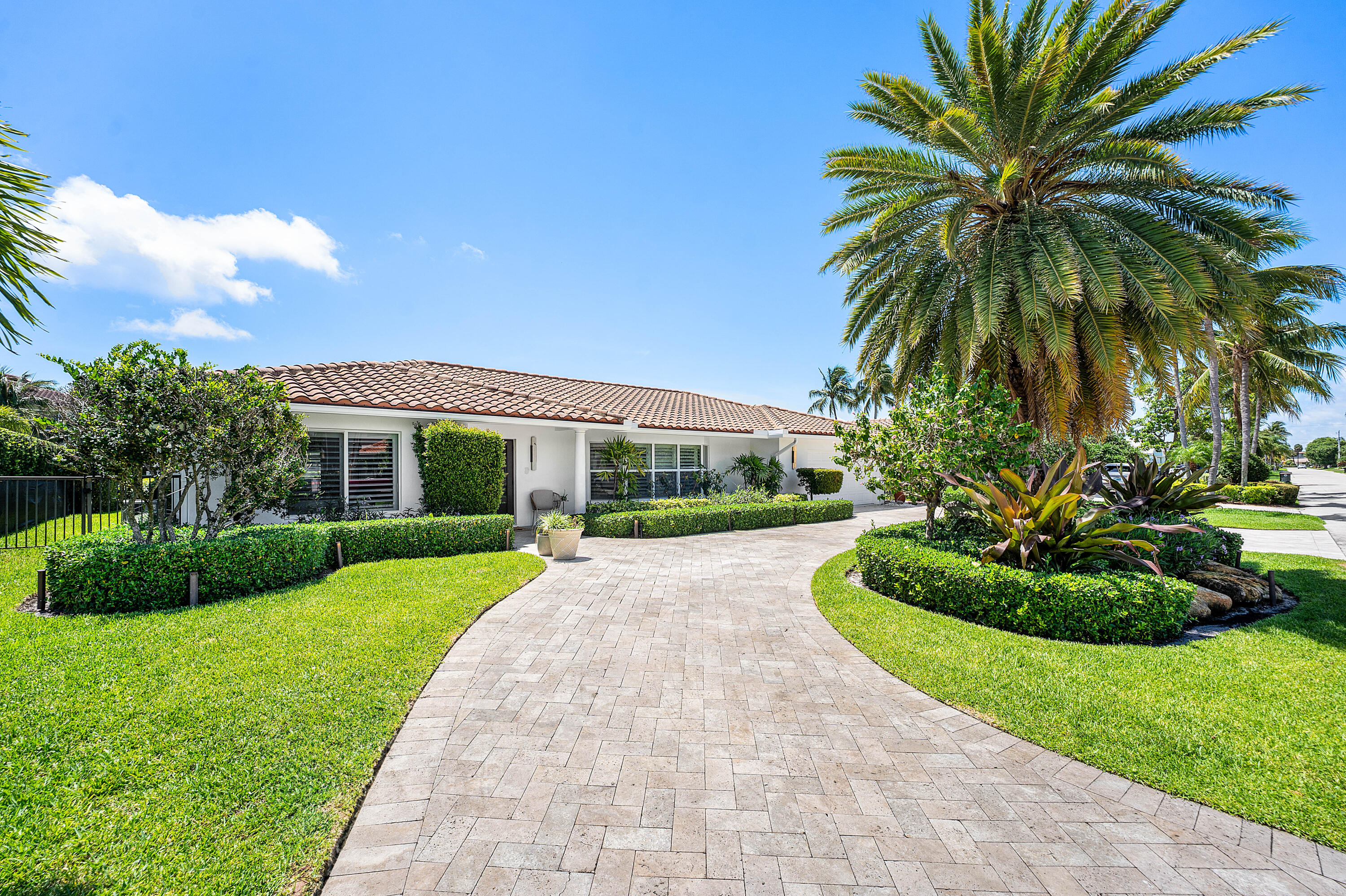 4230 NE 24th Lighthouse Point, FL 33064