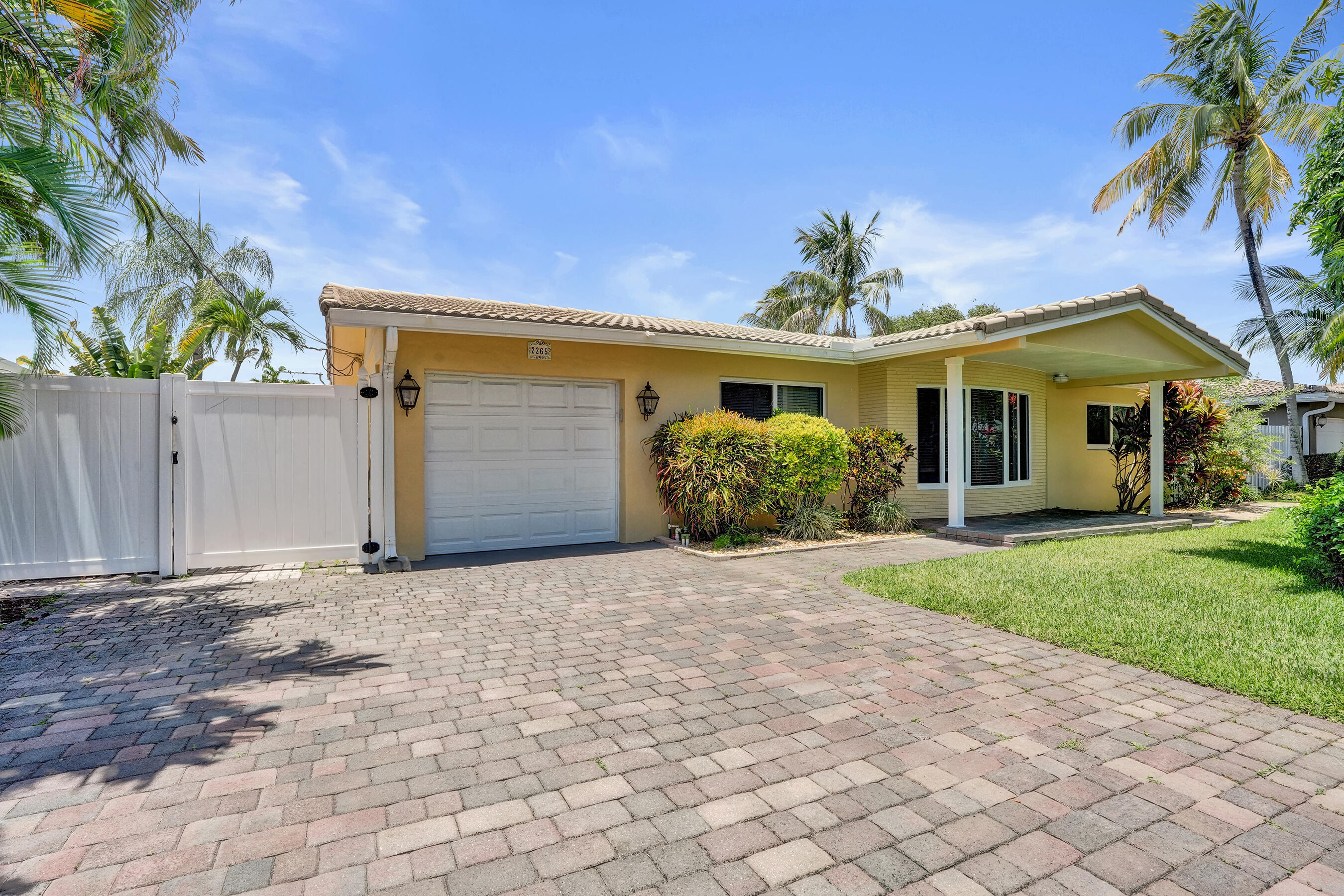 2265 SE 12th Pompano Beach, FL 33062