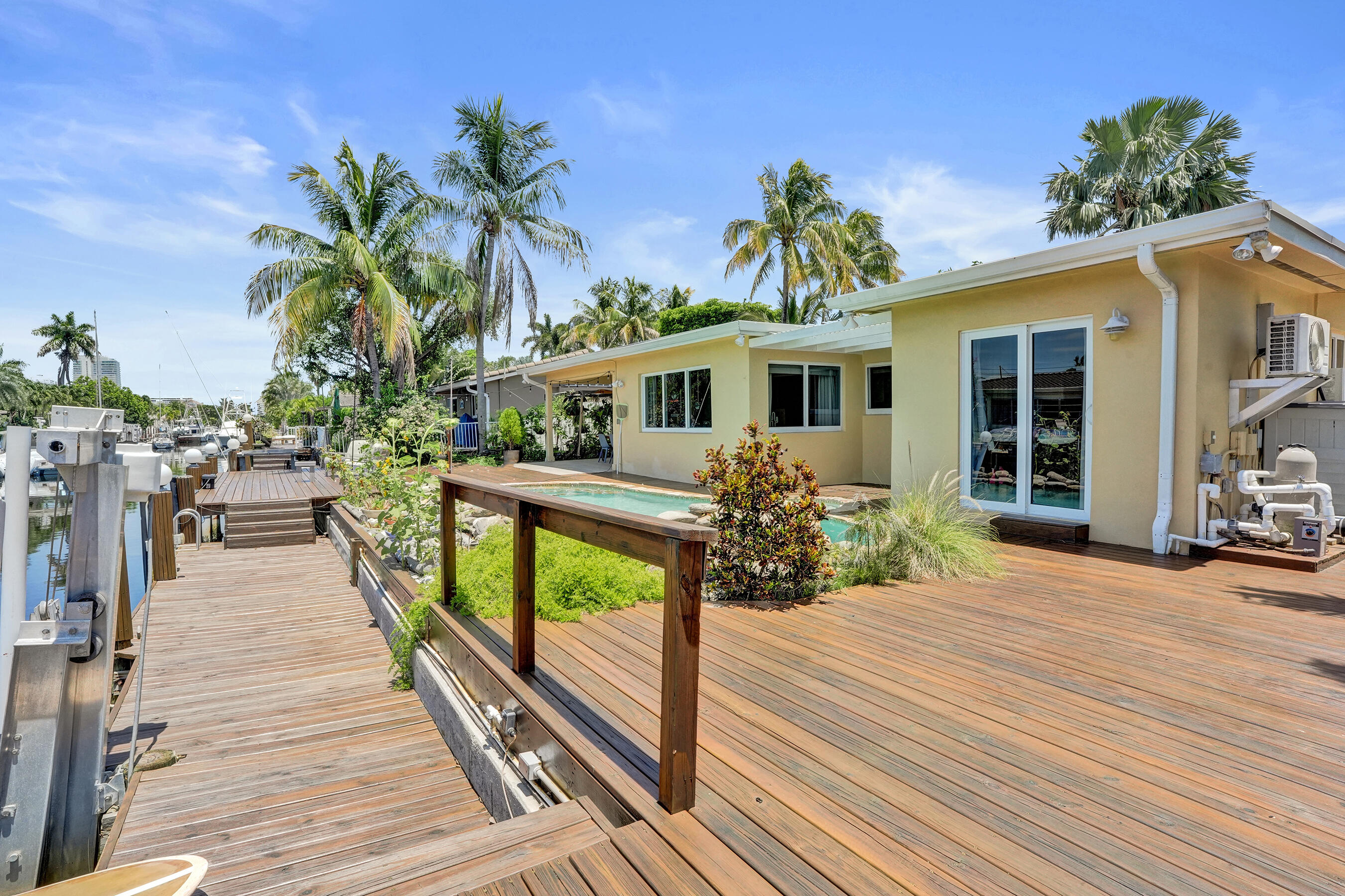 2265 SE 12th Pompano Beach, FL 33062
