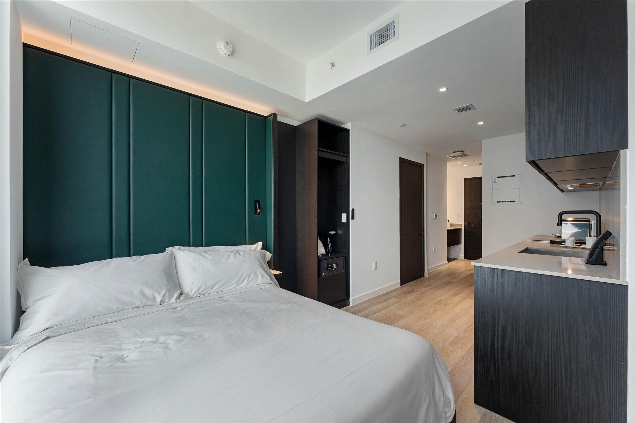 image E11EVEN Hotel & Residences3