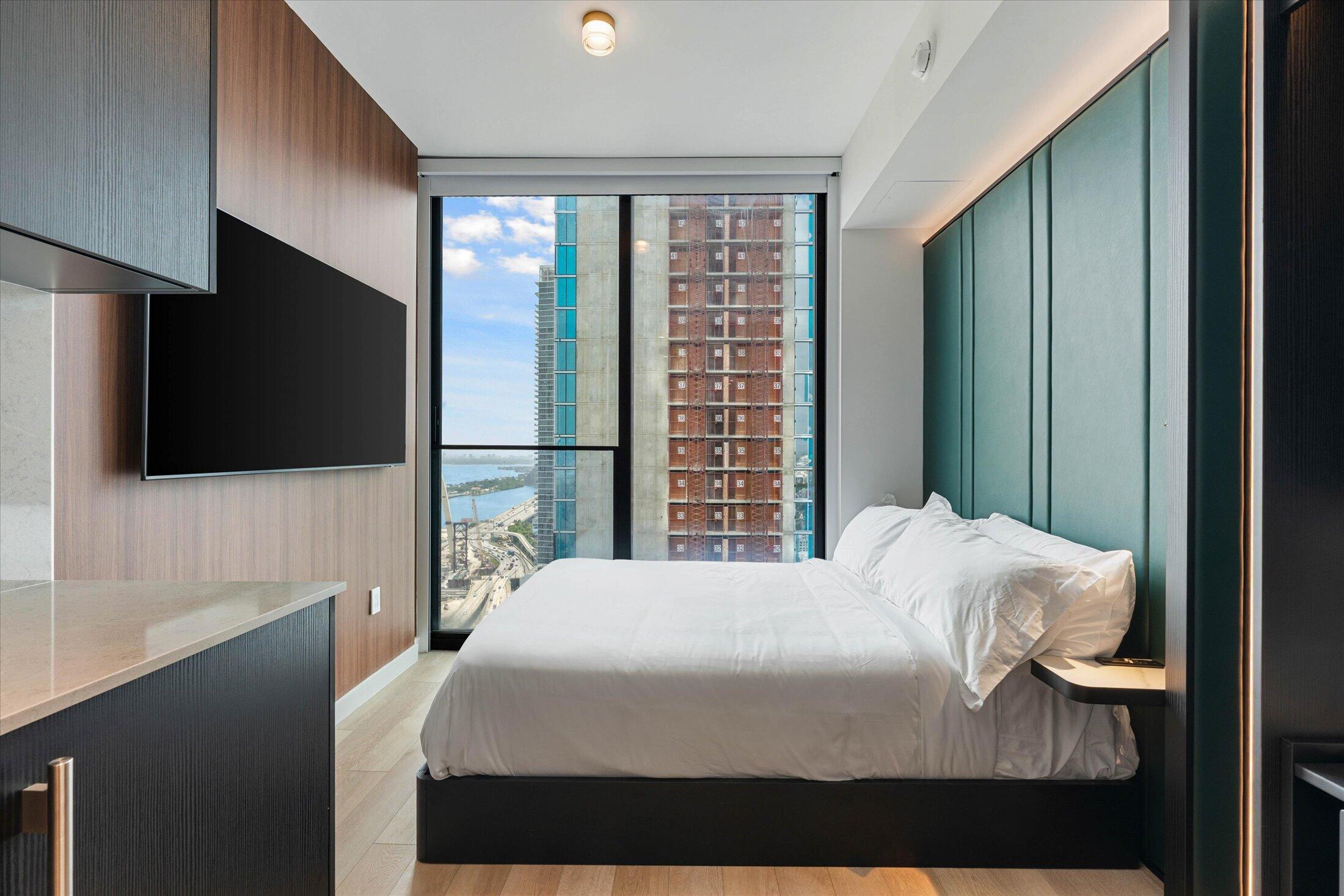 image E11EVEN Hotel & Residences4