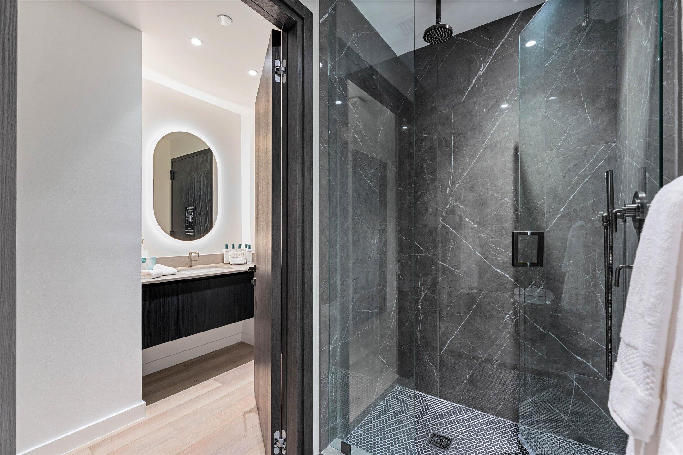 image E11EVEN Hotel & Residences7