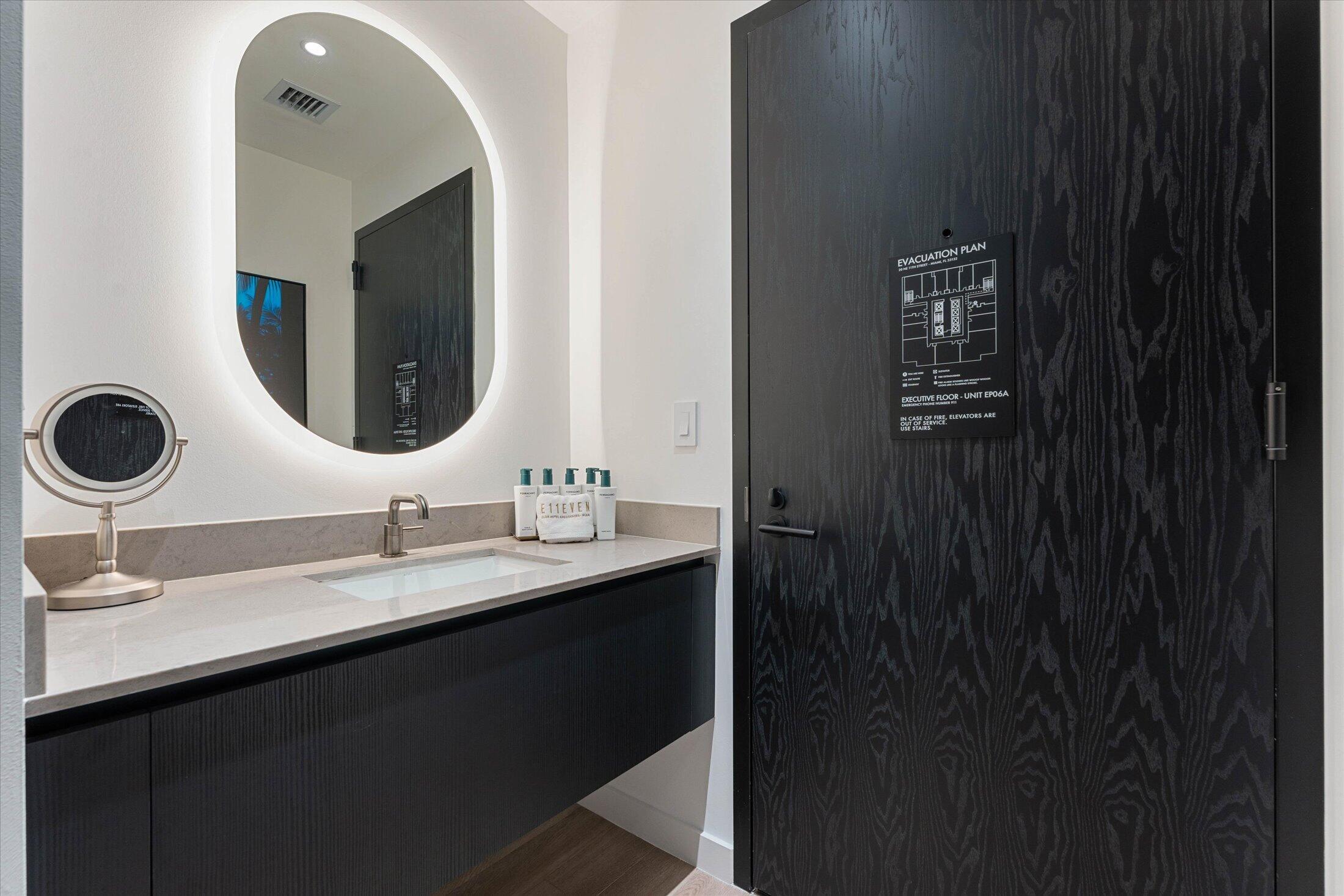 image E11EVEN Hotel & Residences8