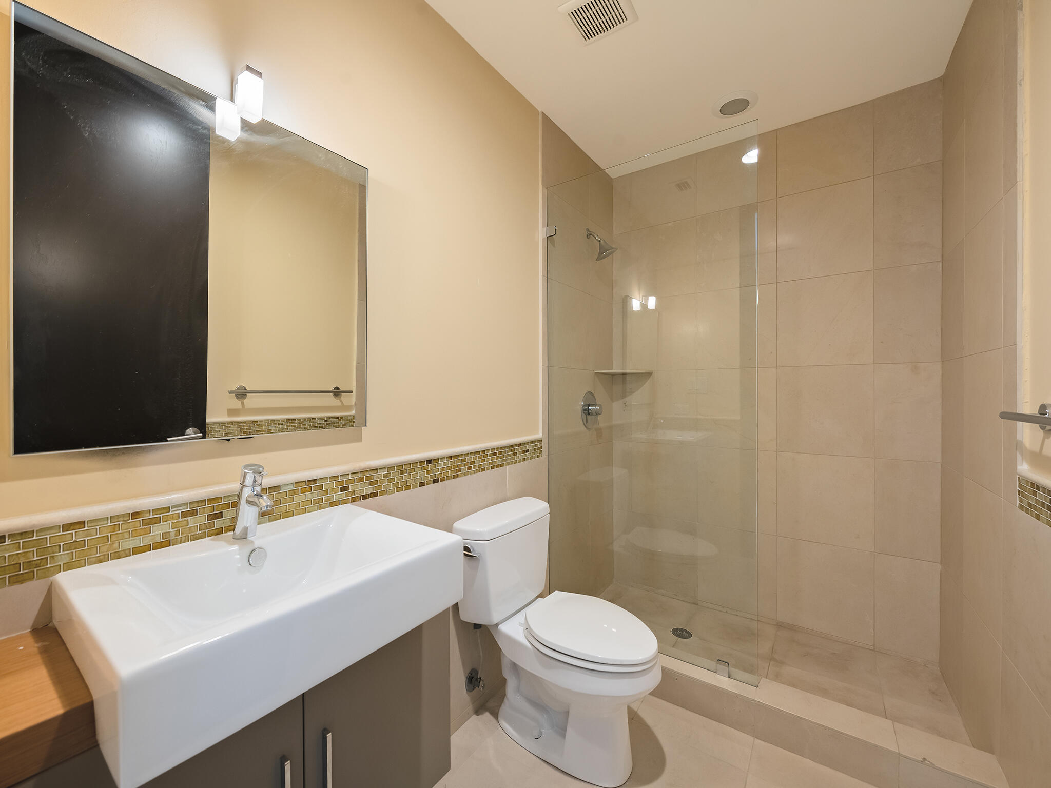 215 Hendricks Fort Lauderdale, FL 33301