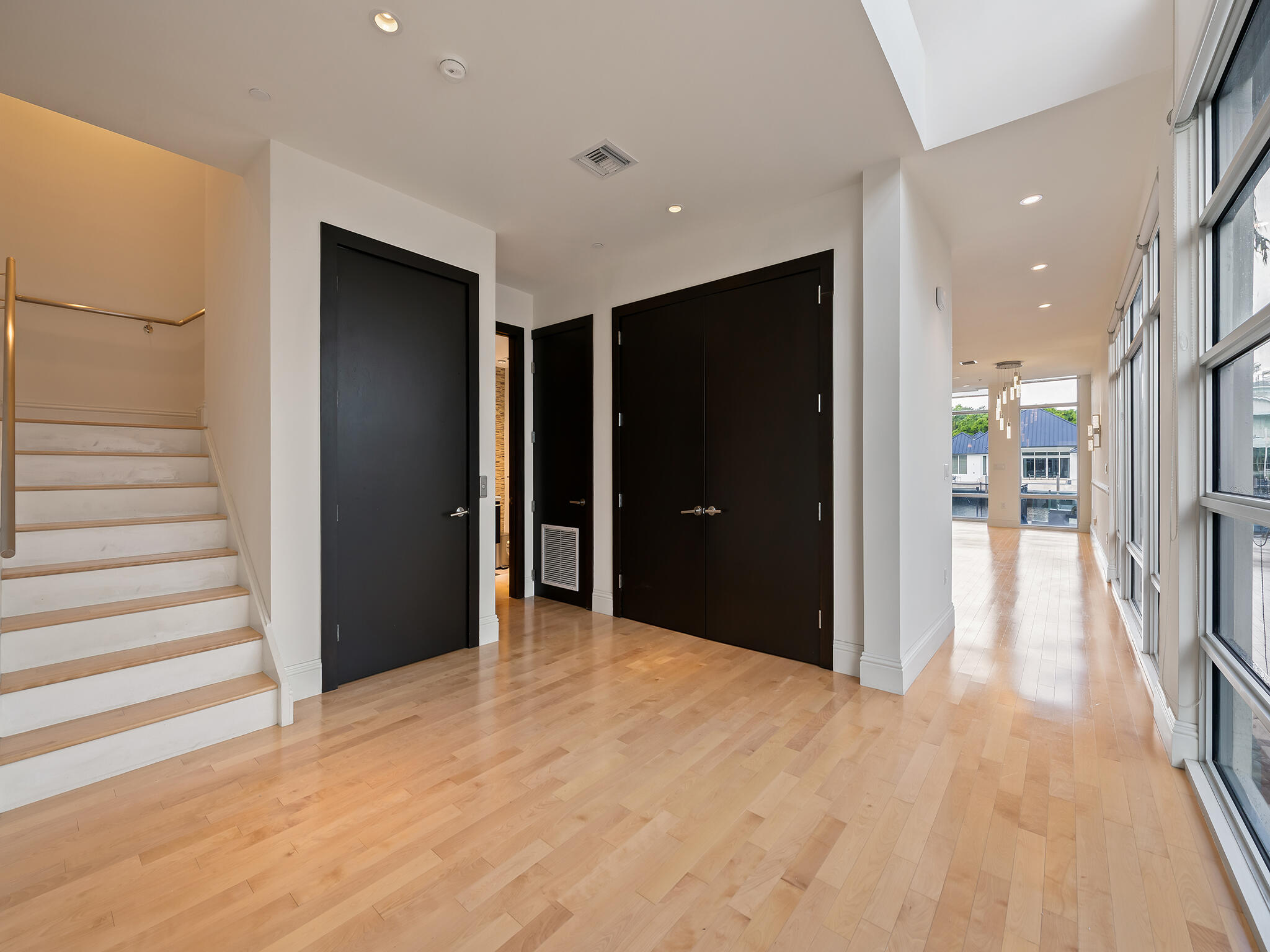 215 Hendricks Fort Lauderdale, FL 33301