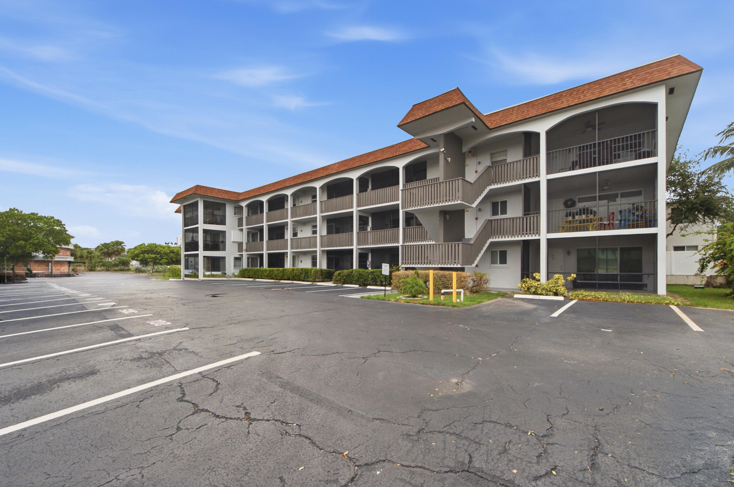 651 Pine Dr #309