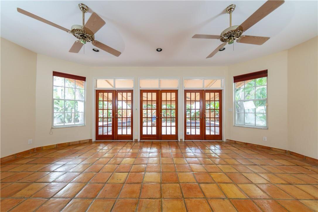 805 SE 10th St Fort Lauderdale, FL 33316
