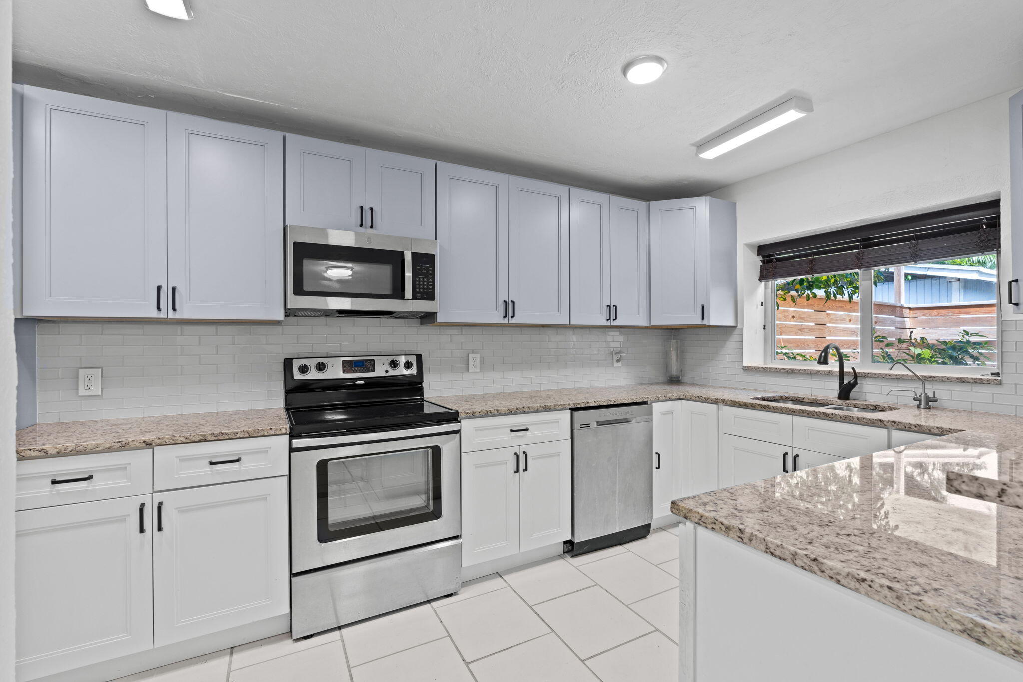 1823 SW 22nd St Fort Lauderdale, FL 33315