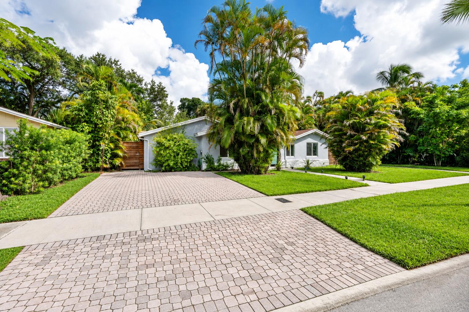 1823 SW 22nd St Fort Lauderdale, FL 33315
