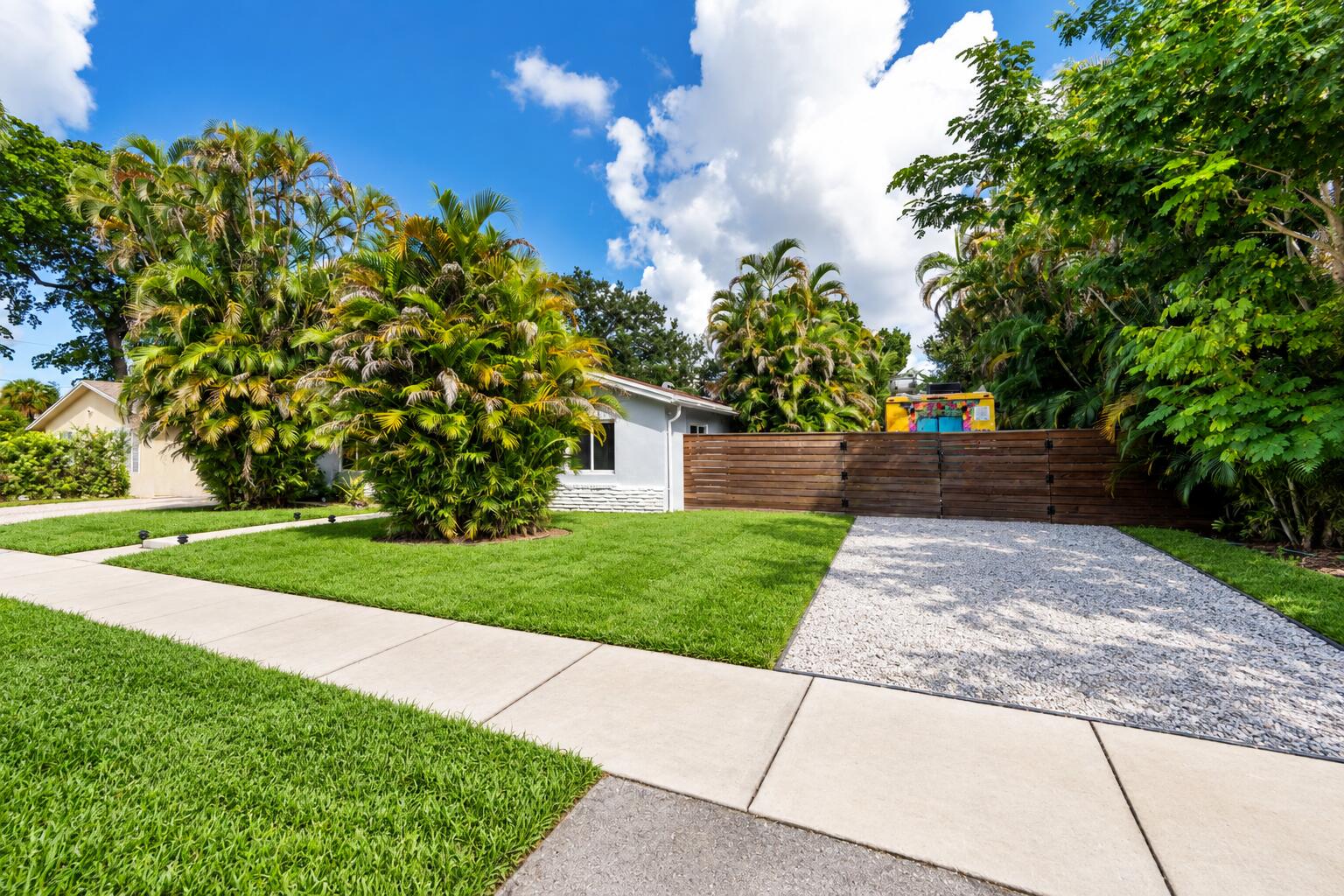 1823 SW 22nd St Fort Lauderdale, FL 33315