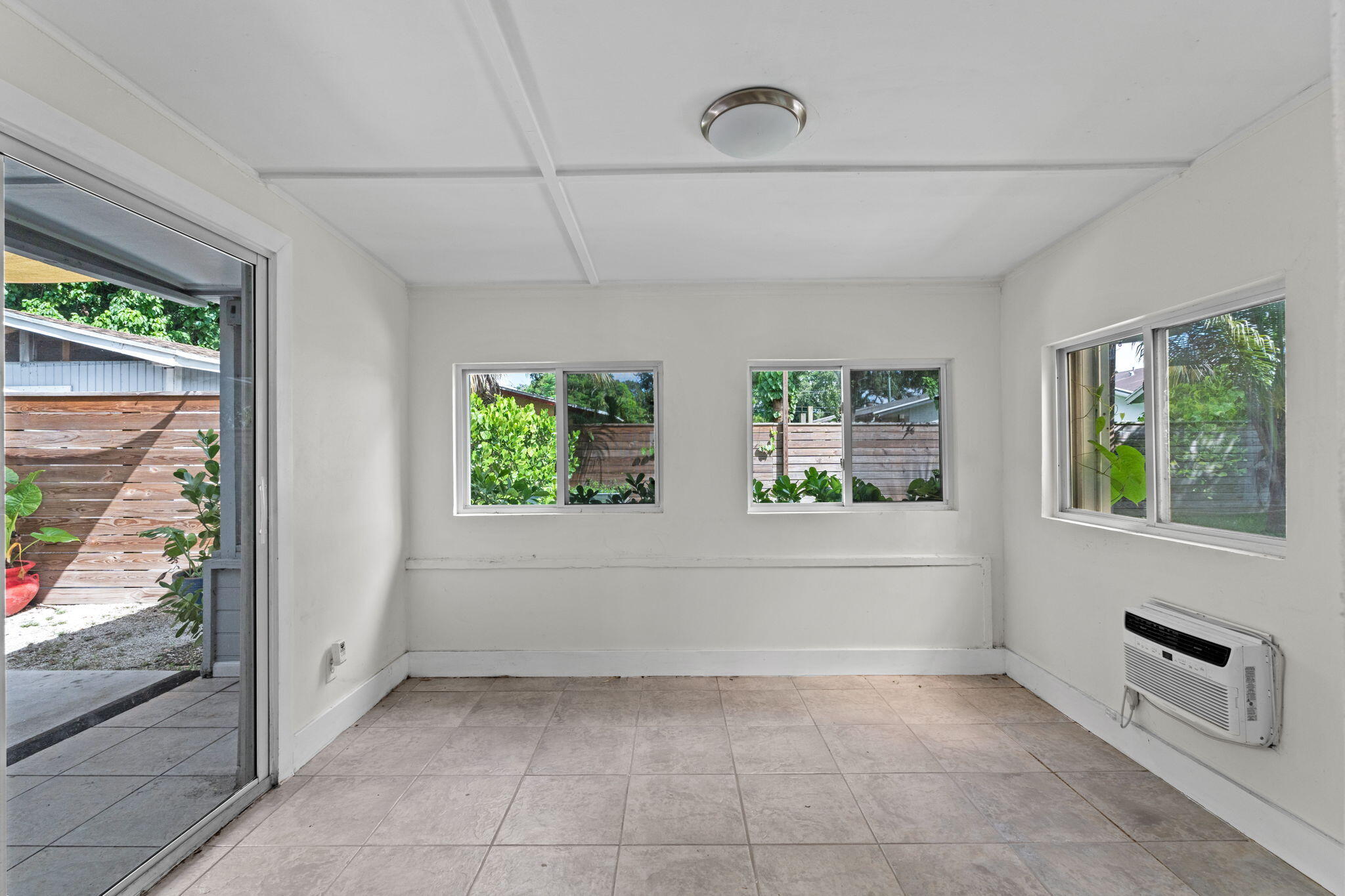 1823 SW 22nd St Fort Lauderdale, FL 33315