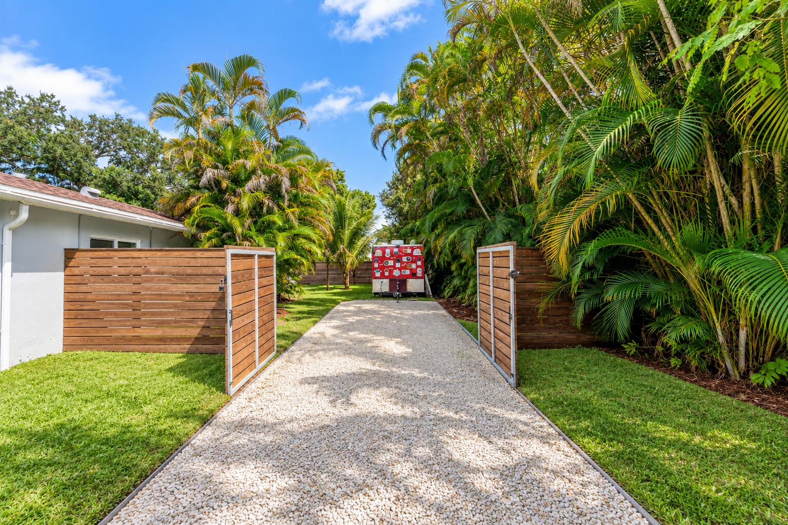 1823 SW 22nd St Fort Lauderdale, FL 33315