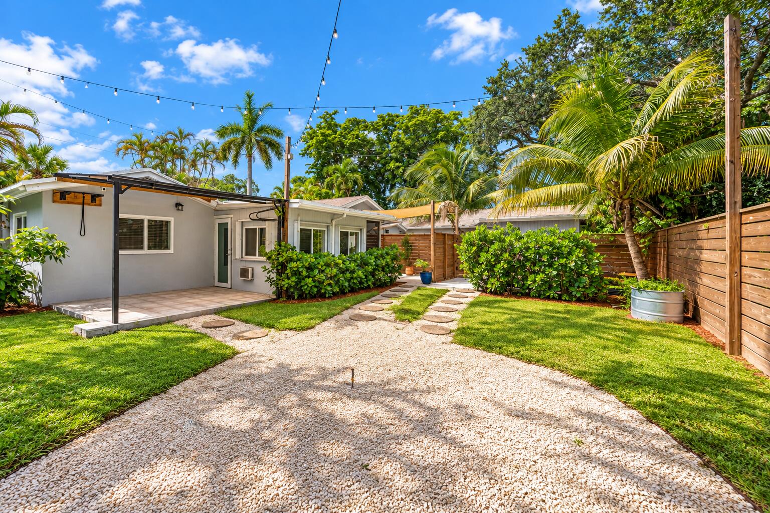 1823 SW 22nd St Fort Lauderdale, FL 33315