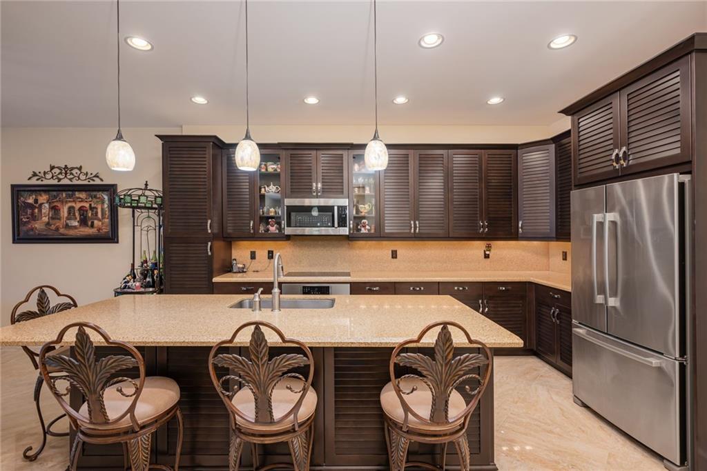 4511 El Mar Dr #208