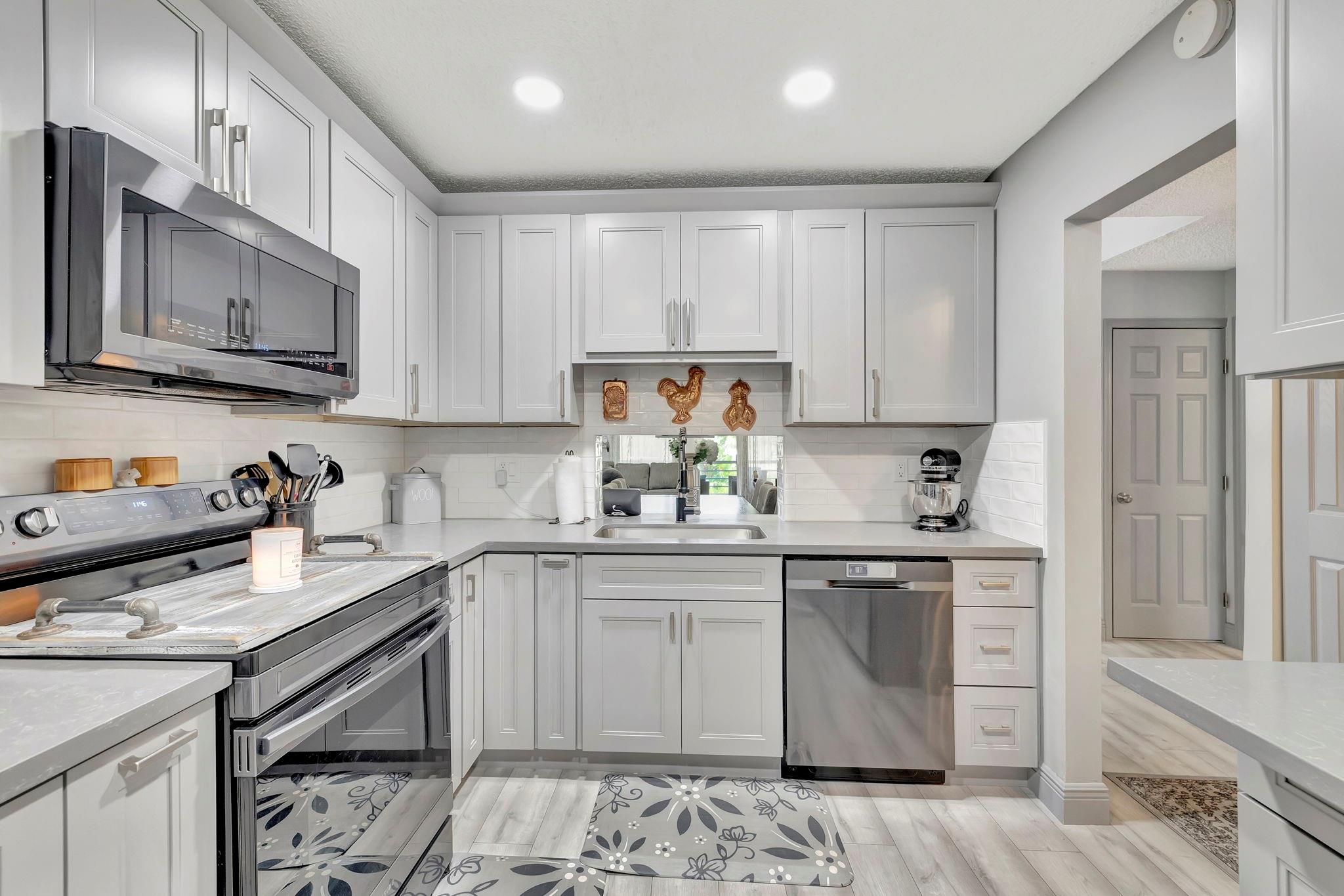 8799 Holly Ct #202,Tamarac, FL 33321