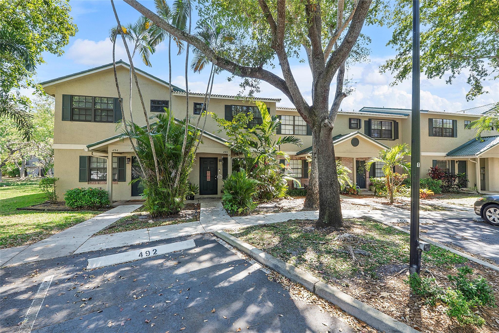492 Westree Ln