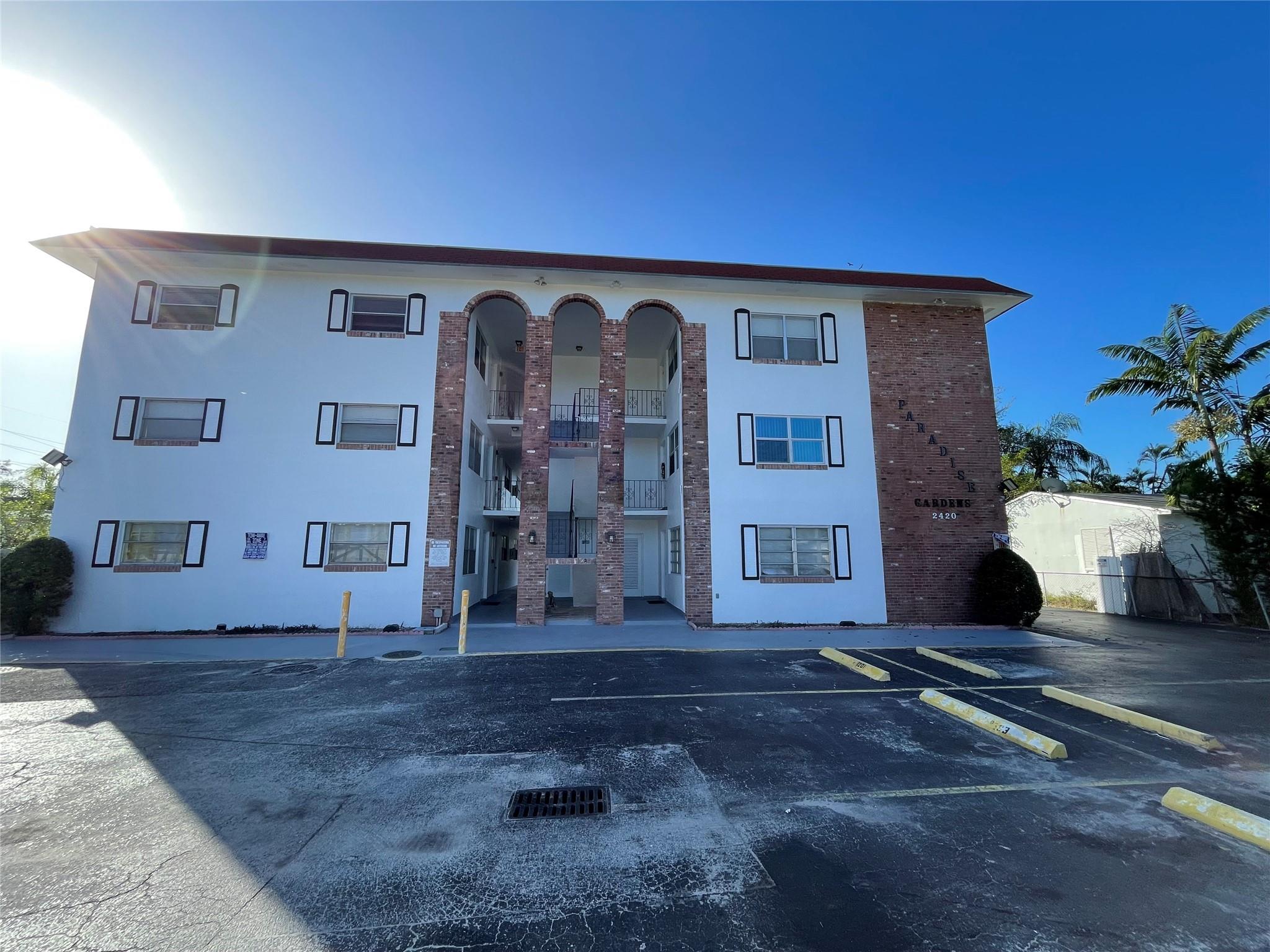2420 Johnson St #302