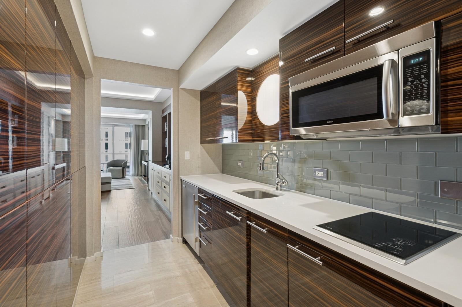 551 N Fort Lauderdale Bch #H906 Fort Lauderdale, FL 33304