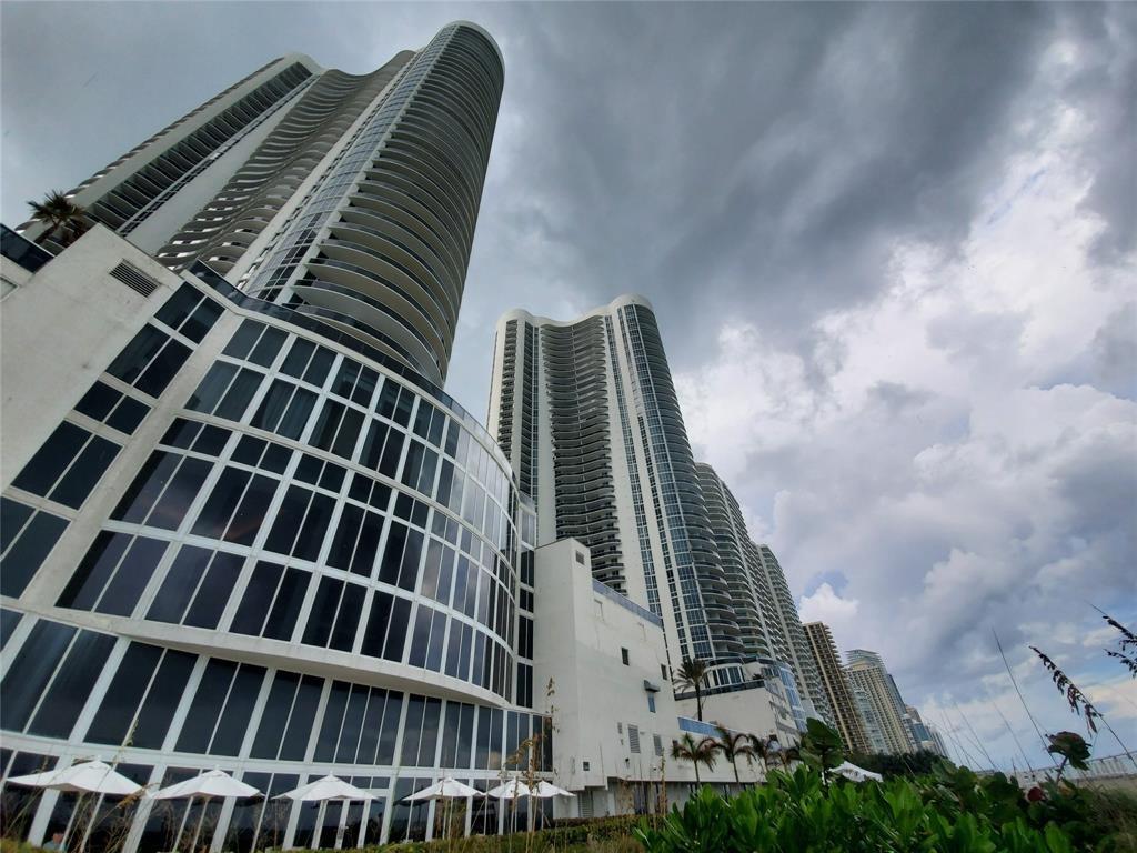 15901 Collins Ave #2903