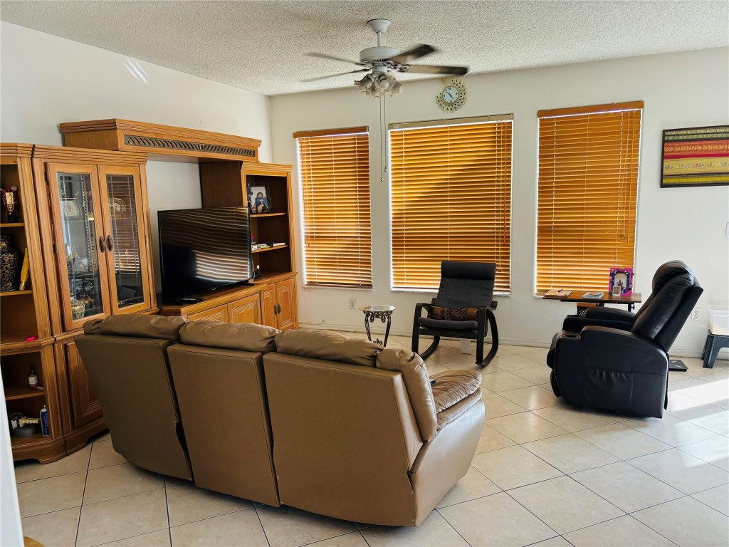 14224 NW 18th Ct Pembroke Pines, FL 33028