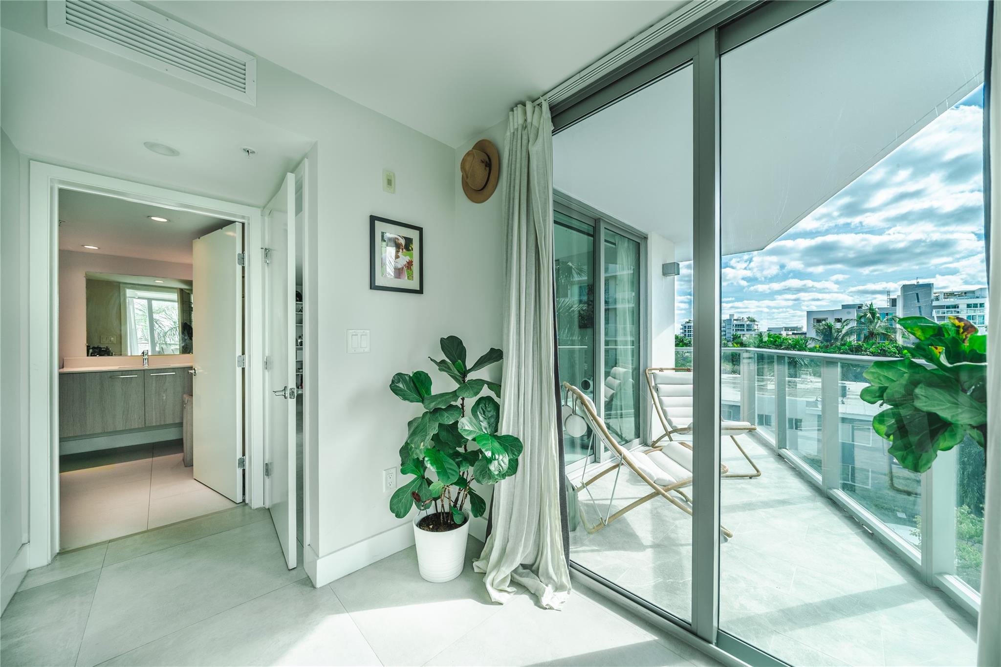 1133 102nd St #504 Bay Harbor Islands, FL 33154