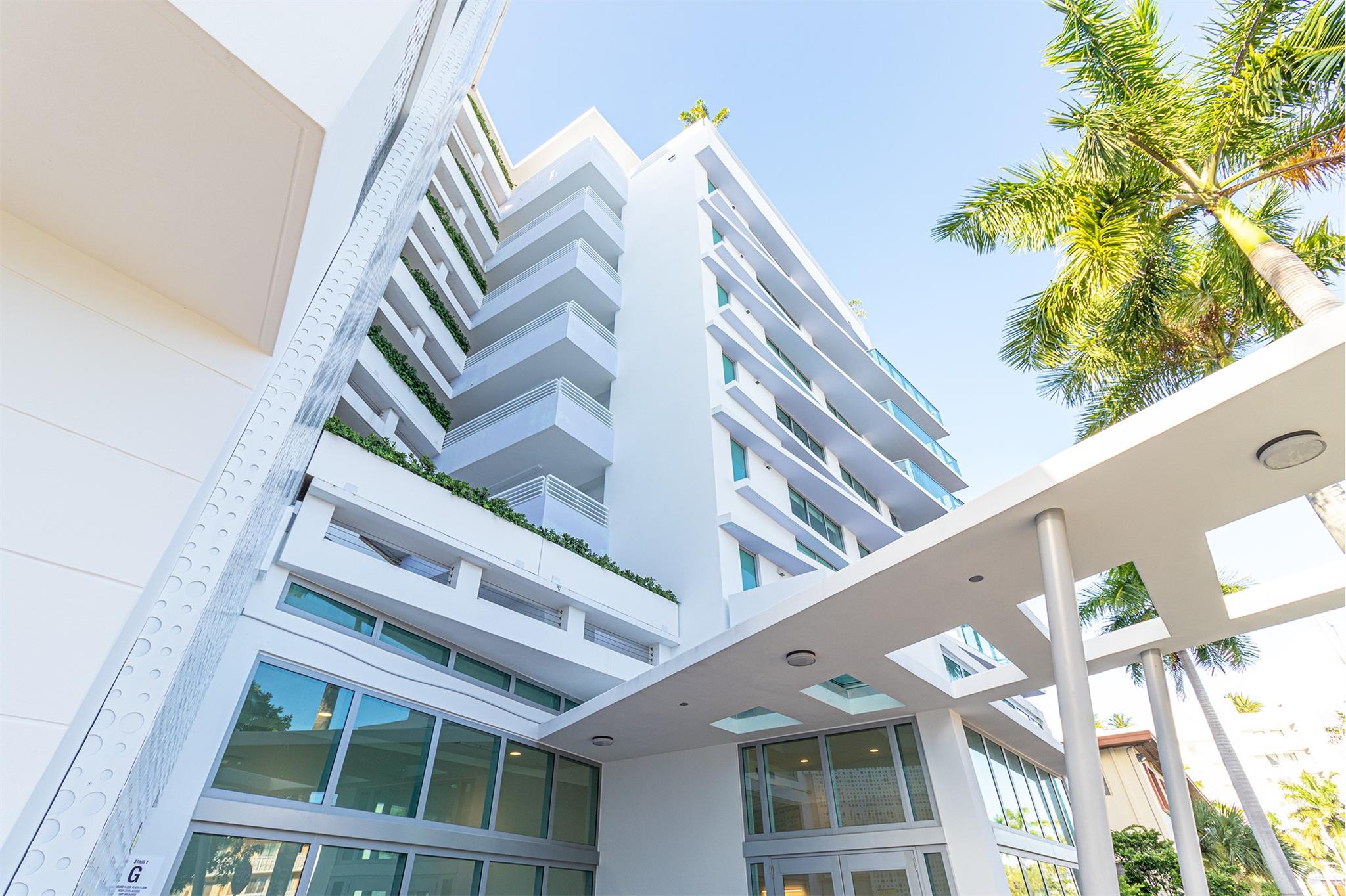 1133 102nd St #504 Bay Harbor Islands, FL 33154