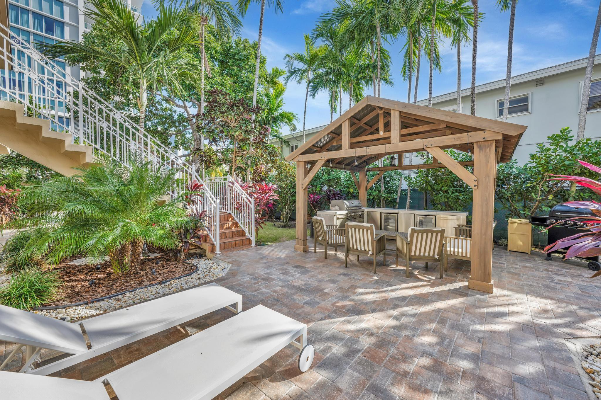 925 N Intracoastal #2 Fort Lauderdale, FL 33304