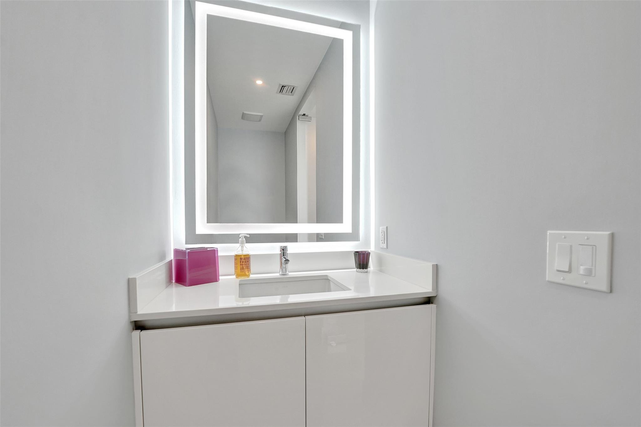 920 Intracoastal #503 Fort Lauderdale, FL 33304