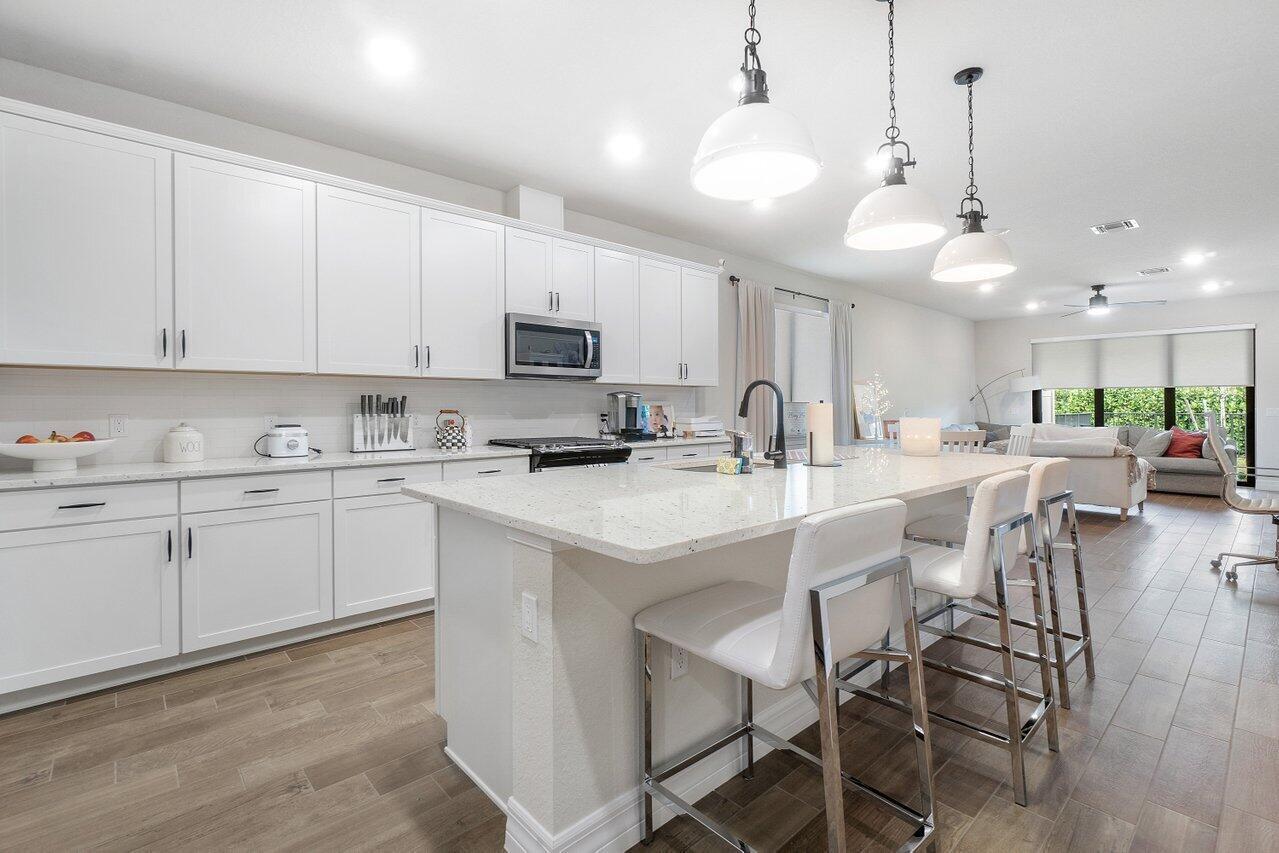 8254 Vaulting Dr