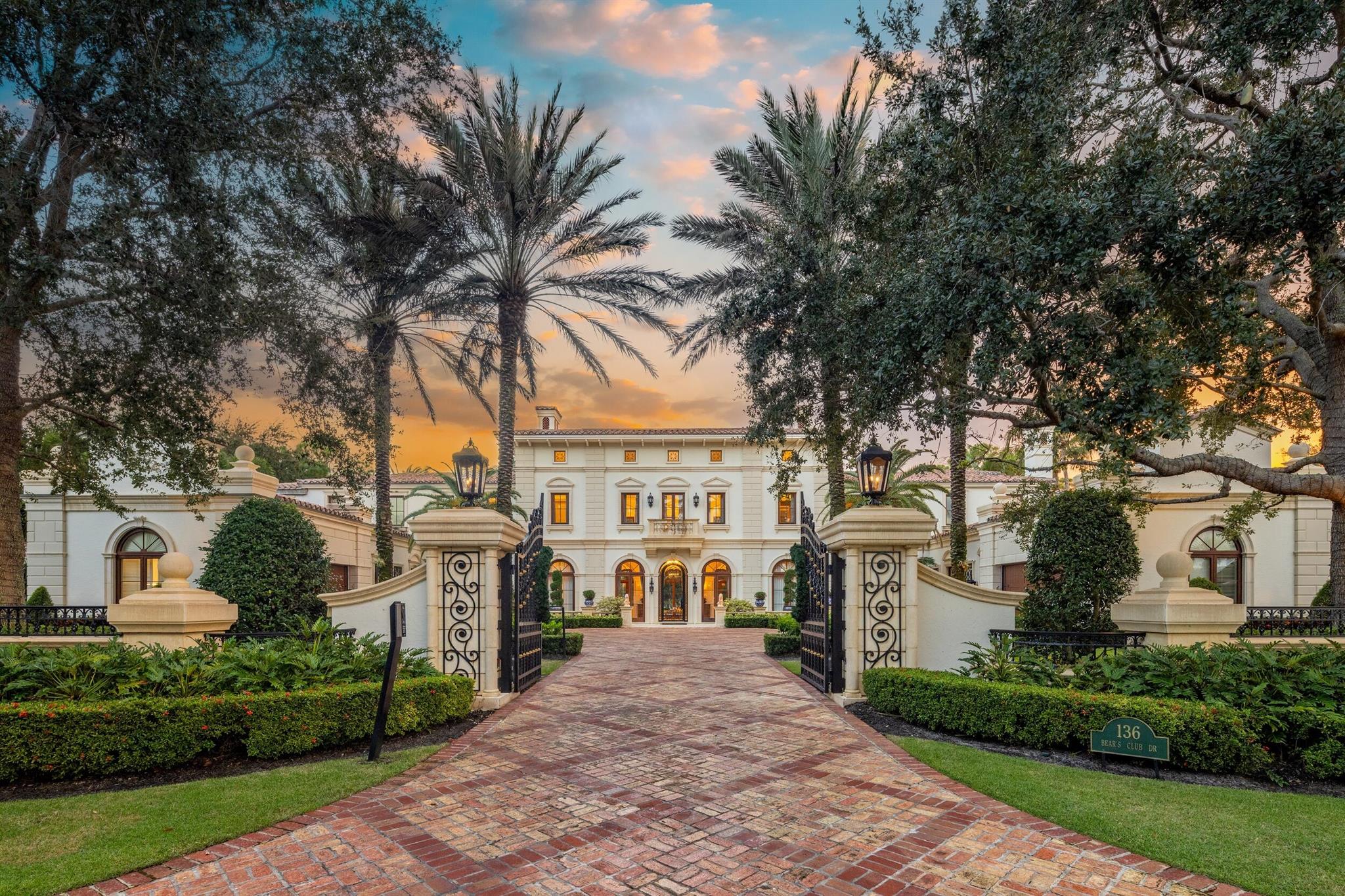 136 Bears Clb Dr Jupiter, FL 33477