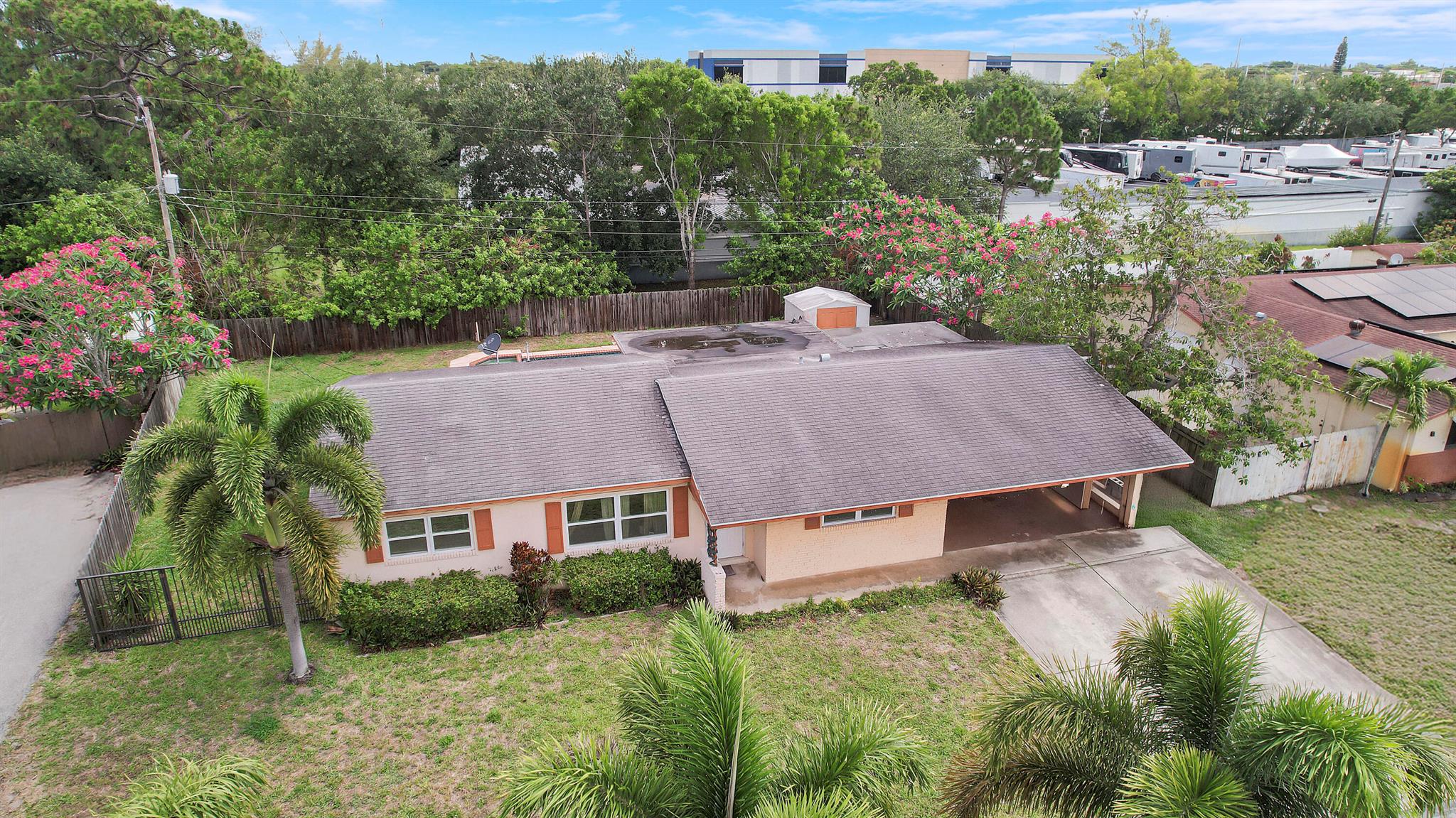 4711 N Palma Cir