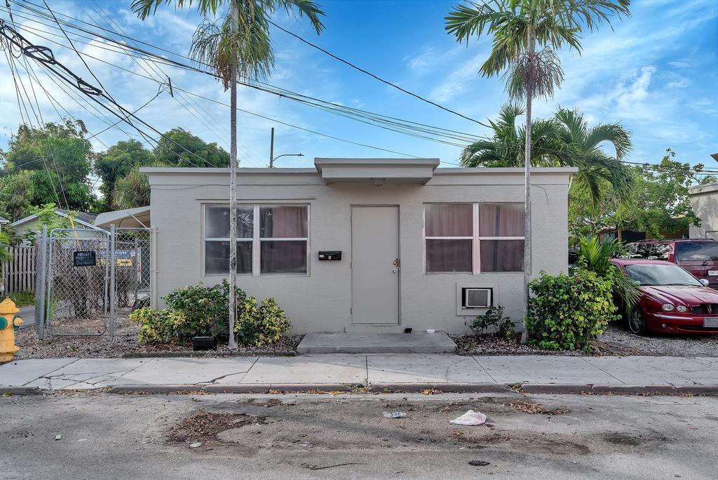 813 9th Ave #1