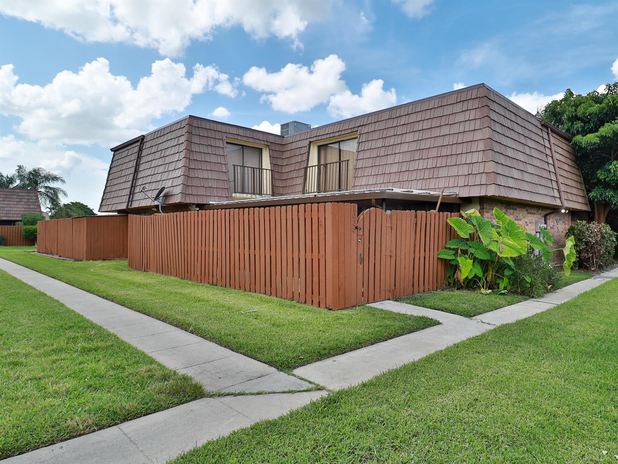 1034 Springdale Cir